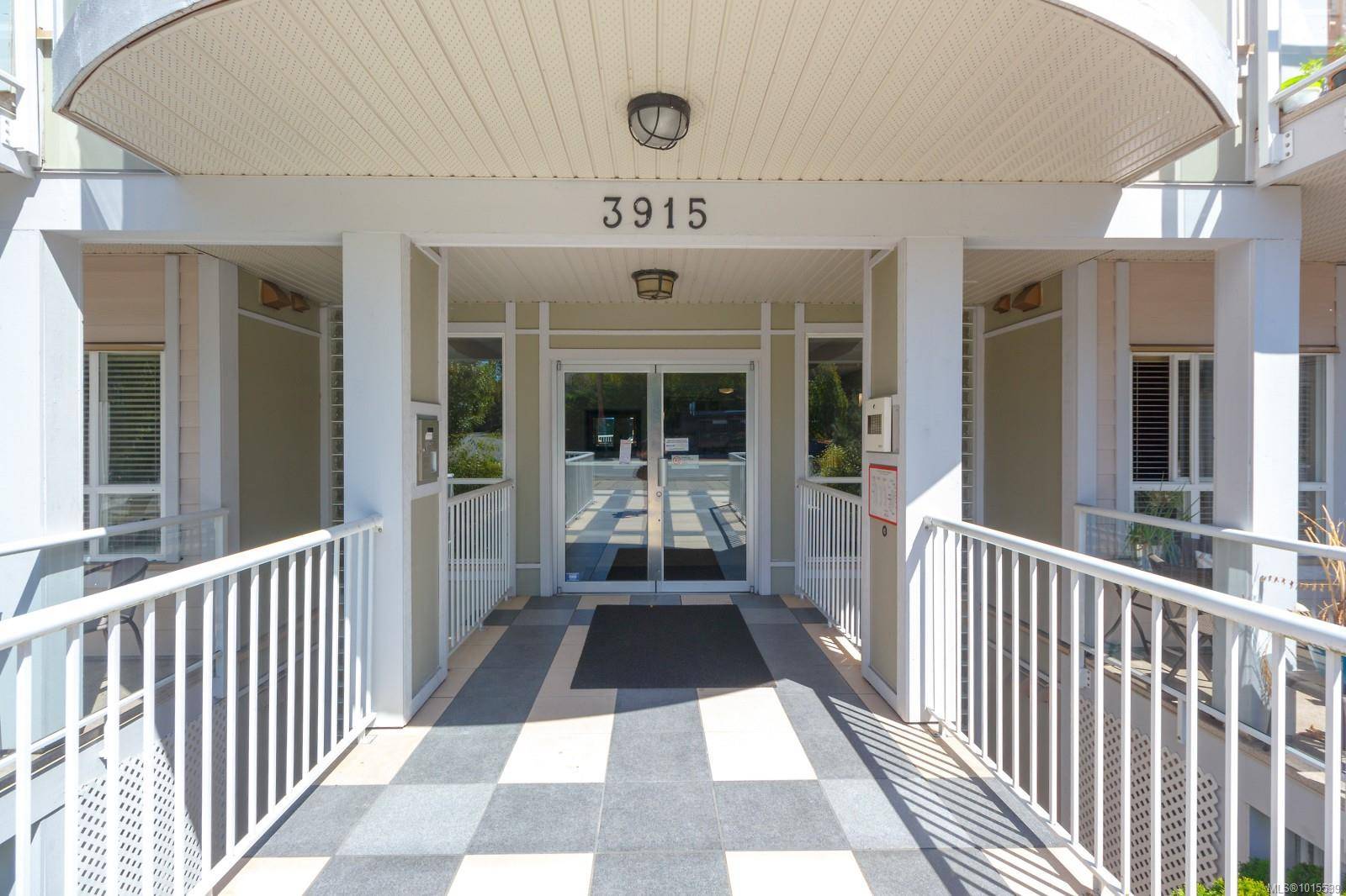 Saanich, BC V8Z 4E3,3915 Carey Rd #107