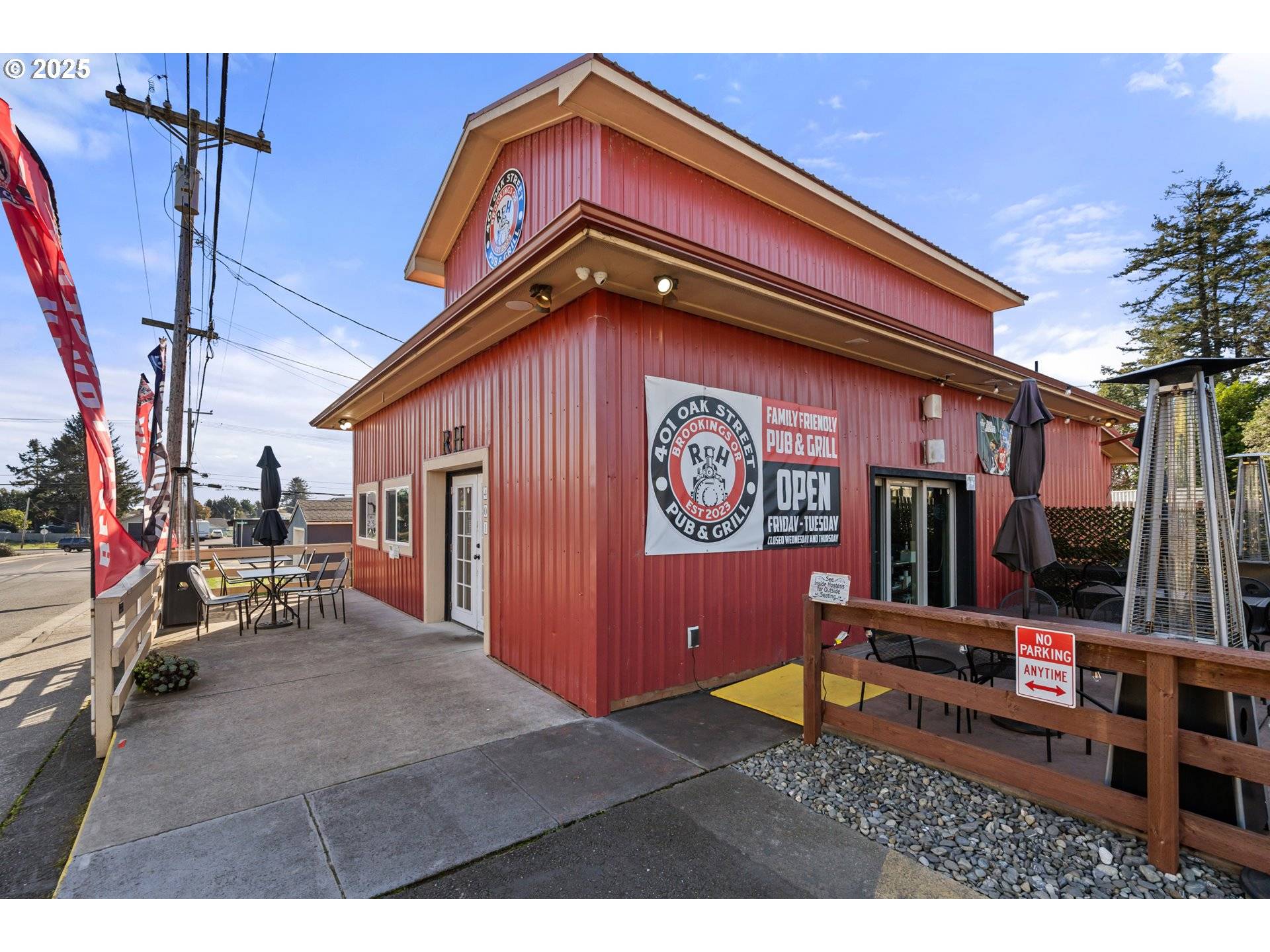 Brookings, OR 97415,401 OAK ST