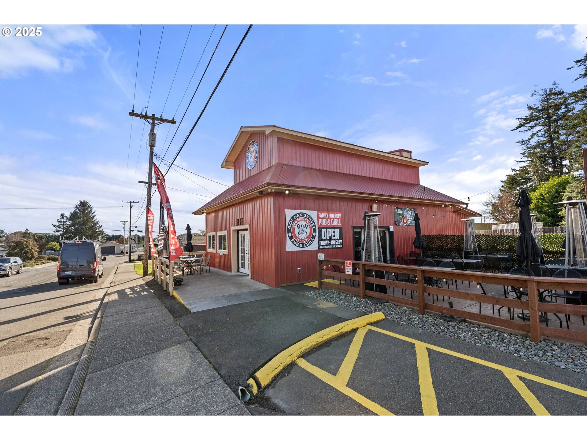 Brookings, OR 97415,401 OAK ST