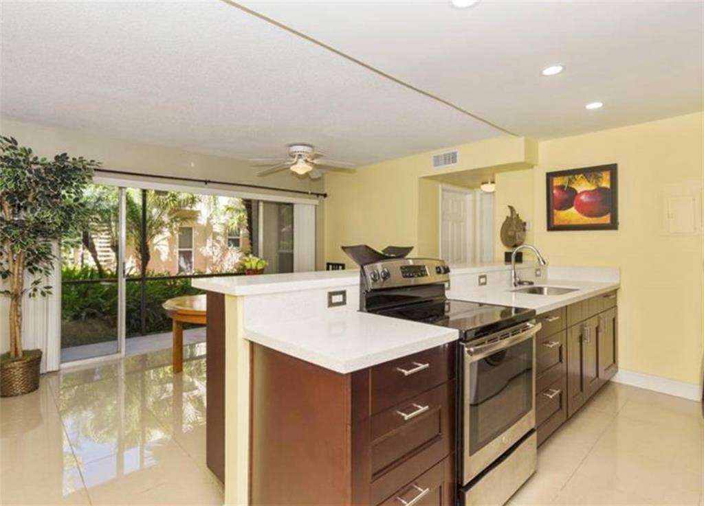 Oakland Park, FL 33334,5276 NE 6th Ave #F19