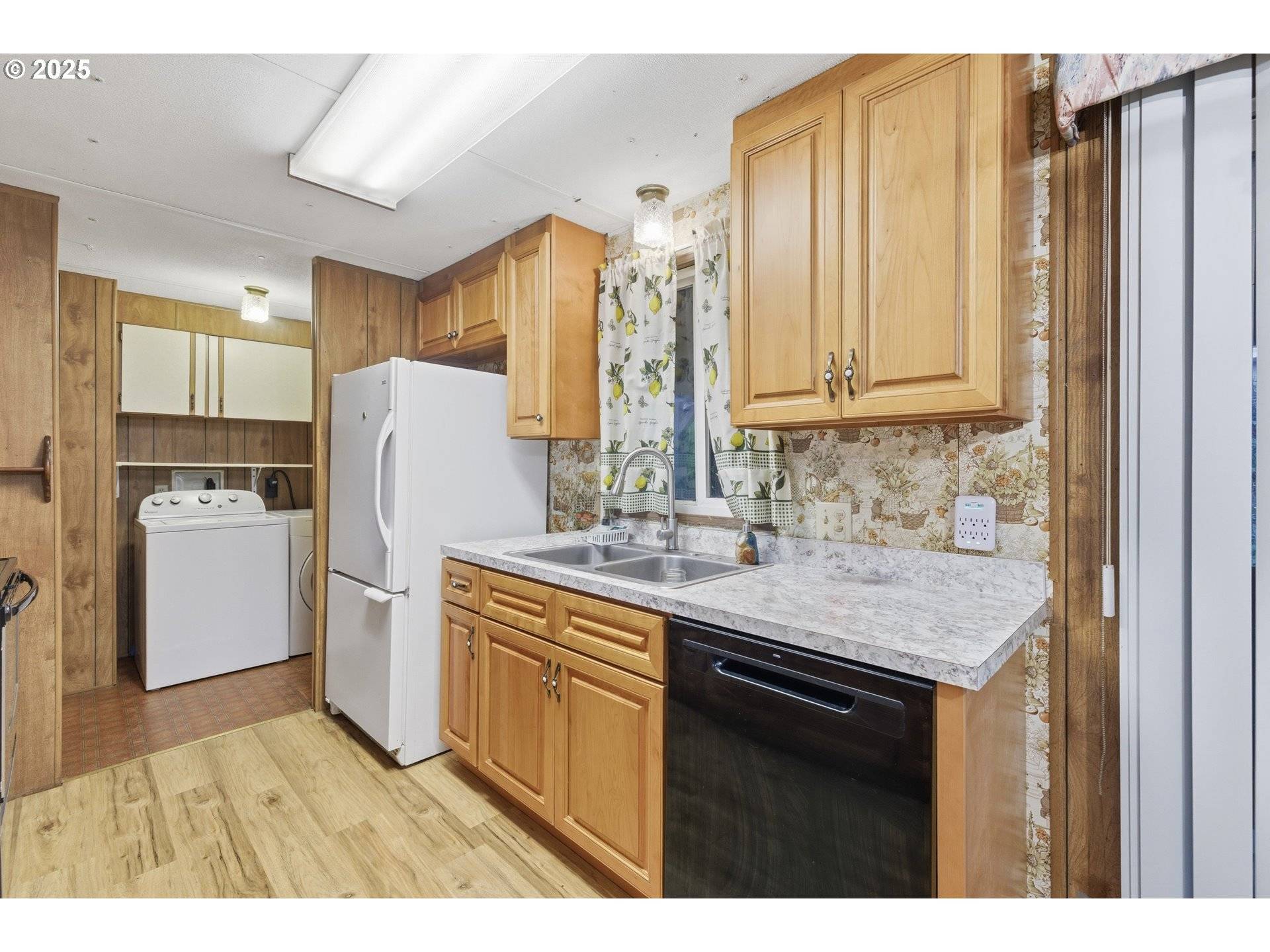 Garibaldi, OR 97118,810 Acadia AVE