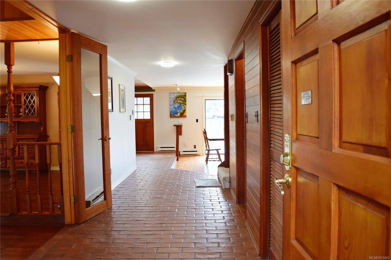 Saanich, BC V8N 5Y4,1568 Eric Rd