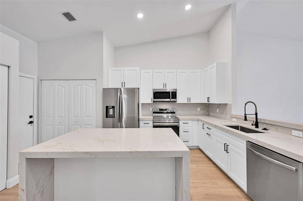 Boynton Beach, FL 33472,8402 Logia Cir