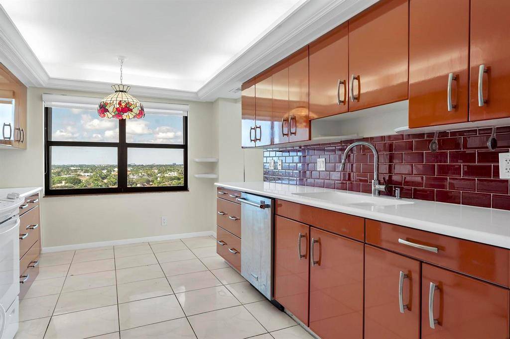 Lauderdale By The Sea, FL 33308,5000 N Ocean Blvd #1102
