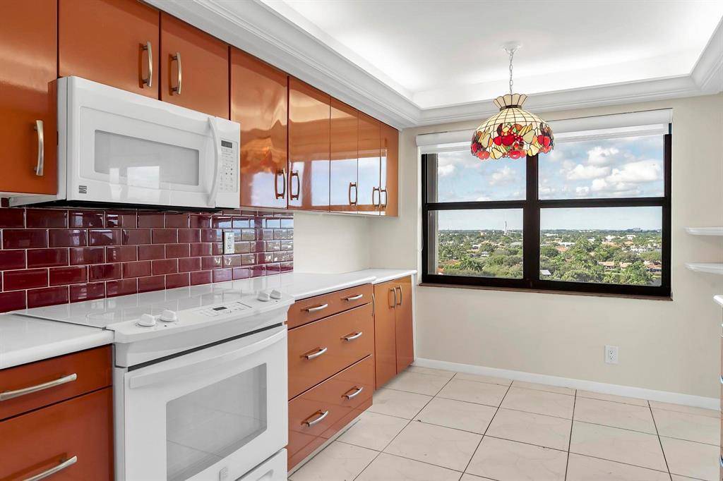 Lauderdale By The Sea, FL 33308,5000 N Ocean Blvd #1102