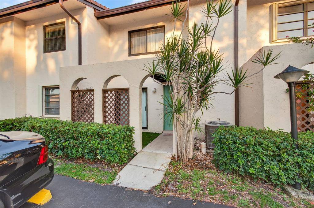 Boca Raton, FL 33433,21682 Cypress Road #11C