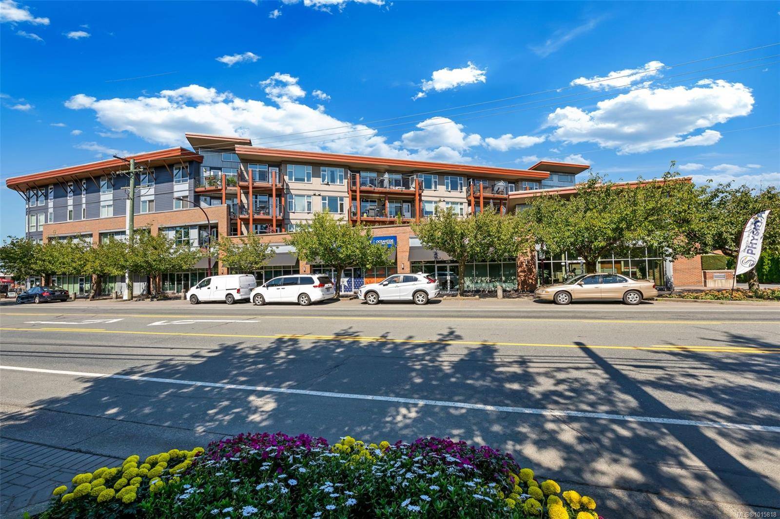 Langford, BC V9B 0N8,662 Goldstream Ave #404