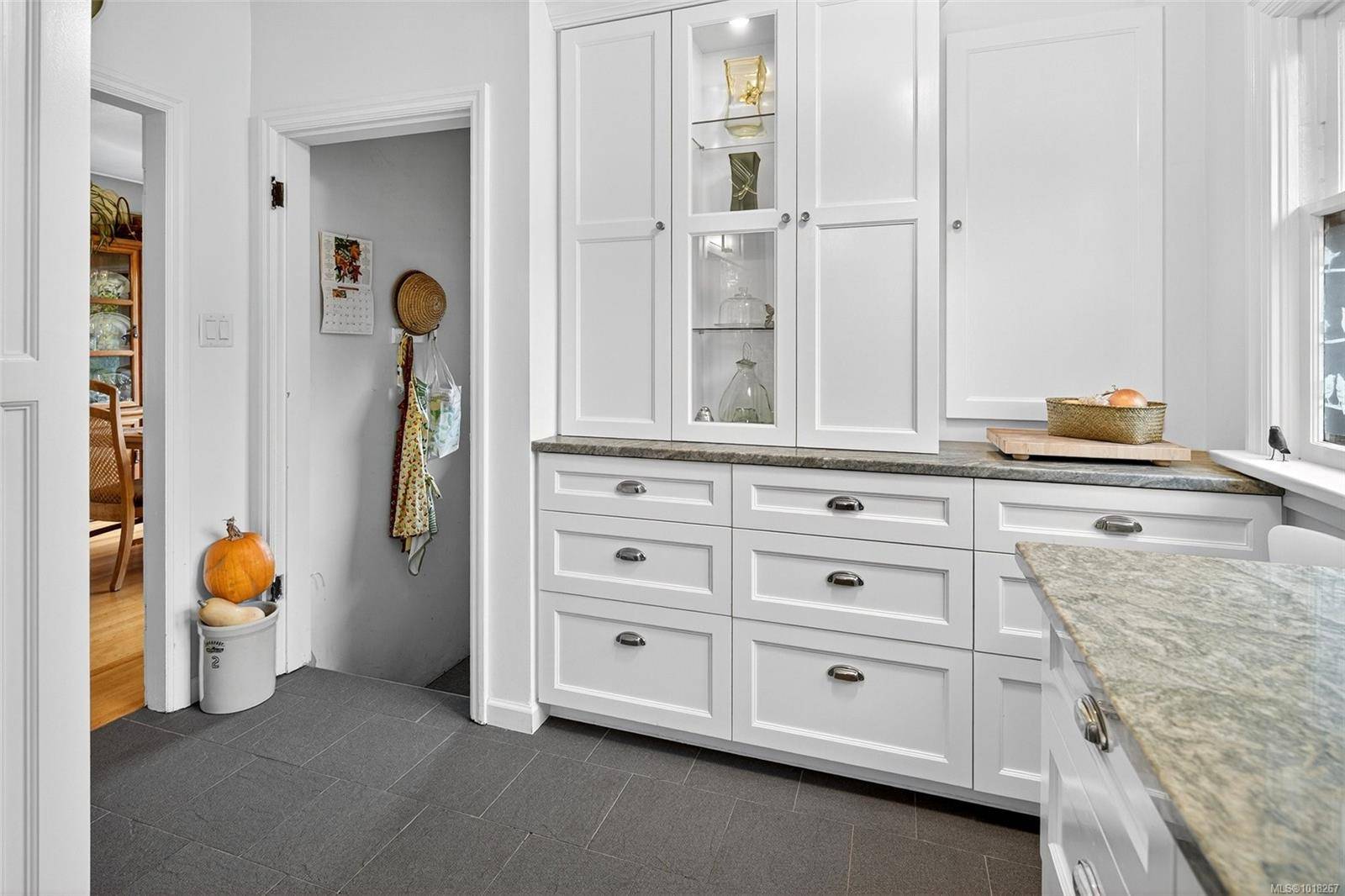 Victoria, BC V8S 3Y4,416 Richmond Ave