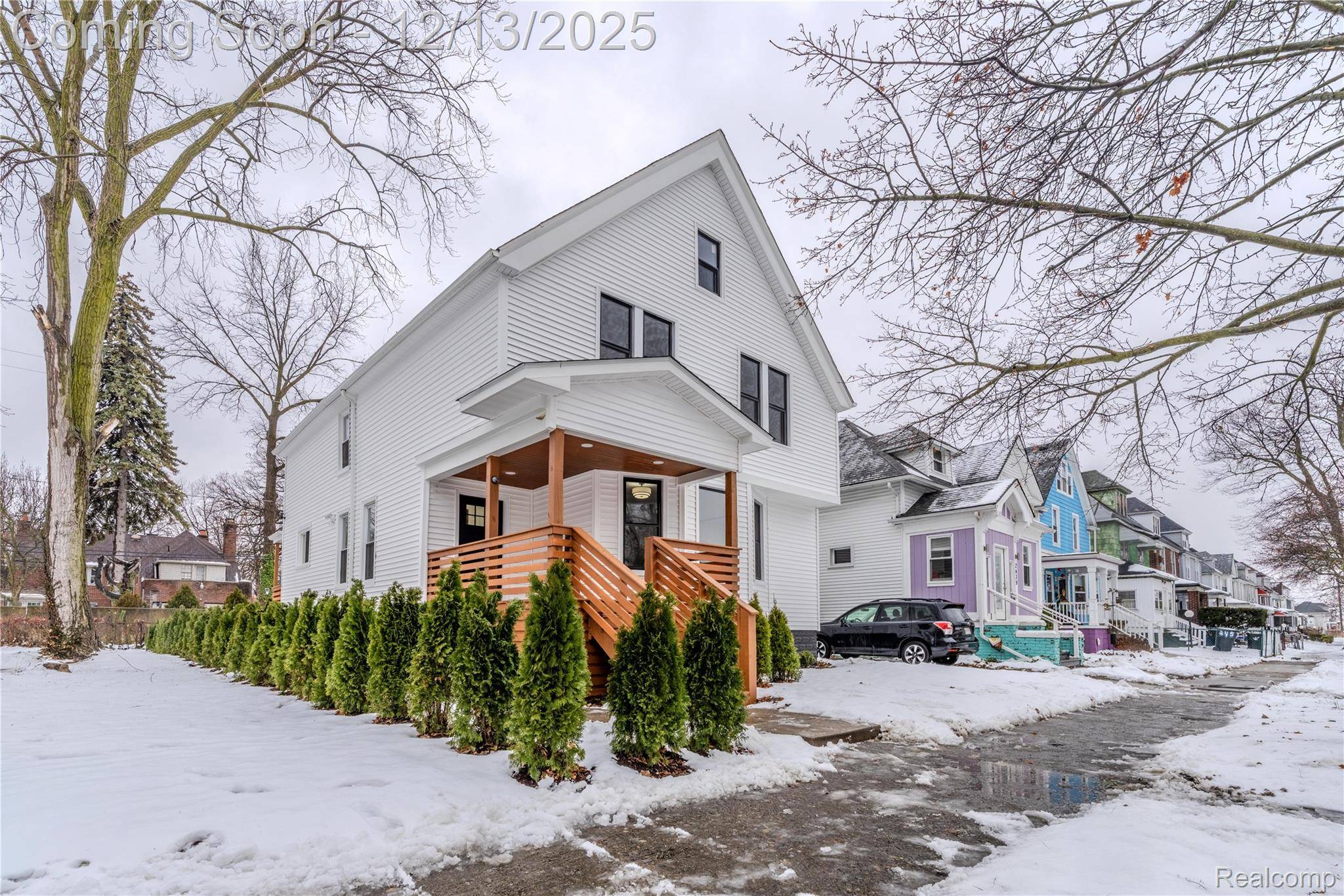 Detroit, MI 48214,2433 Fischer ST