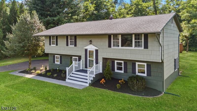 Montgomery Twp., NJ 08558,18 Oxford Cir