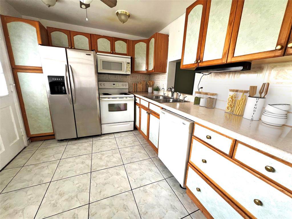 Hallandale Beach, FL 33009,320 NE 12th Ave #408