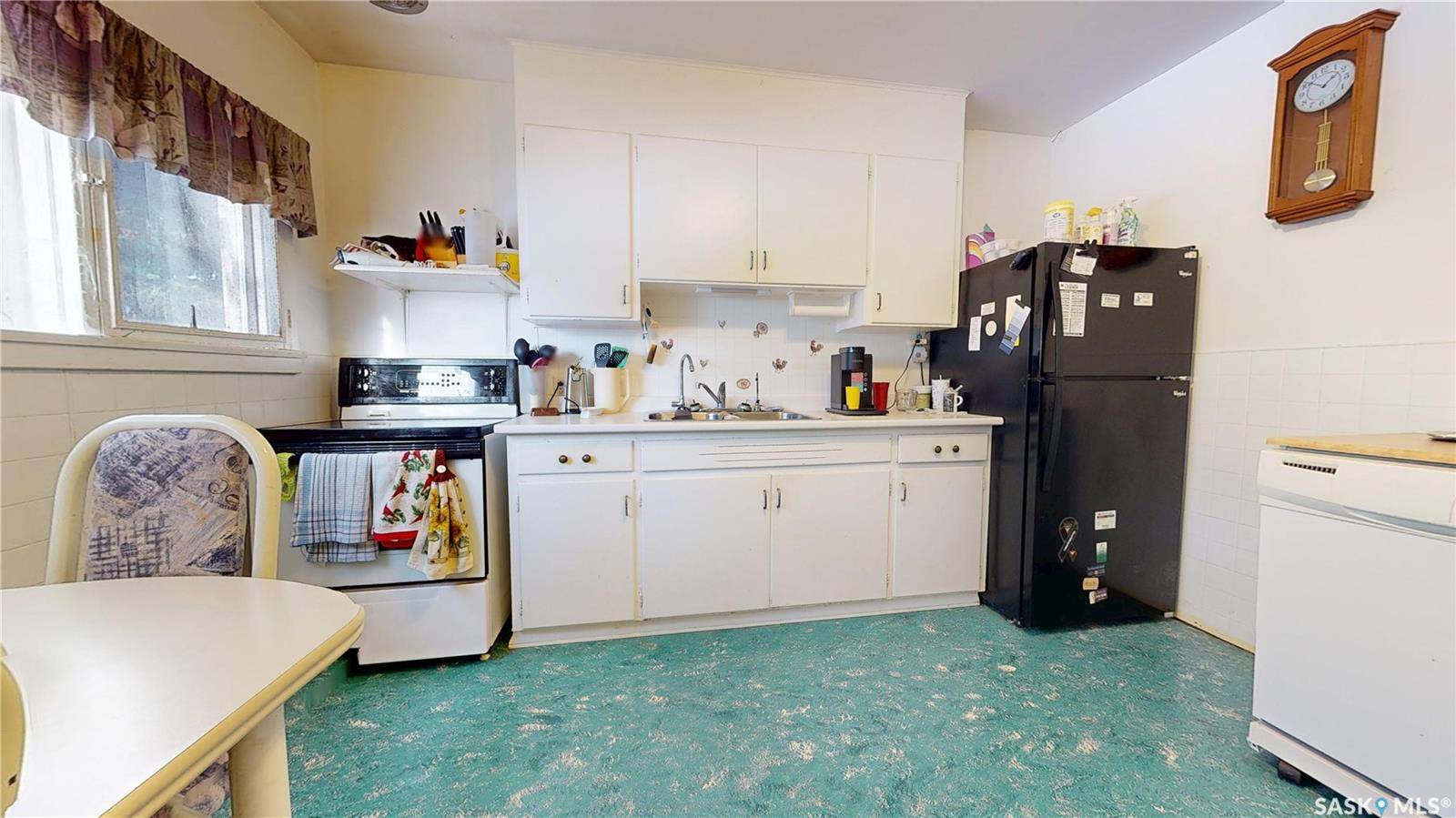 Fox Valley, SK S0N 0V0,135-145 3rd STREET E #E