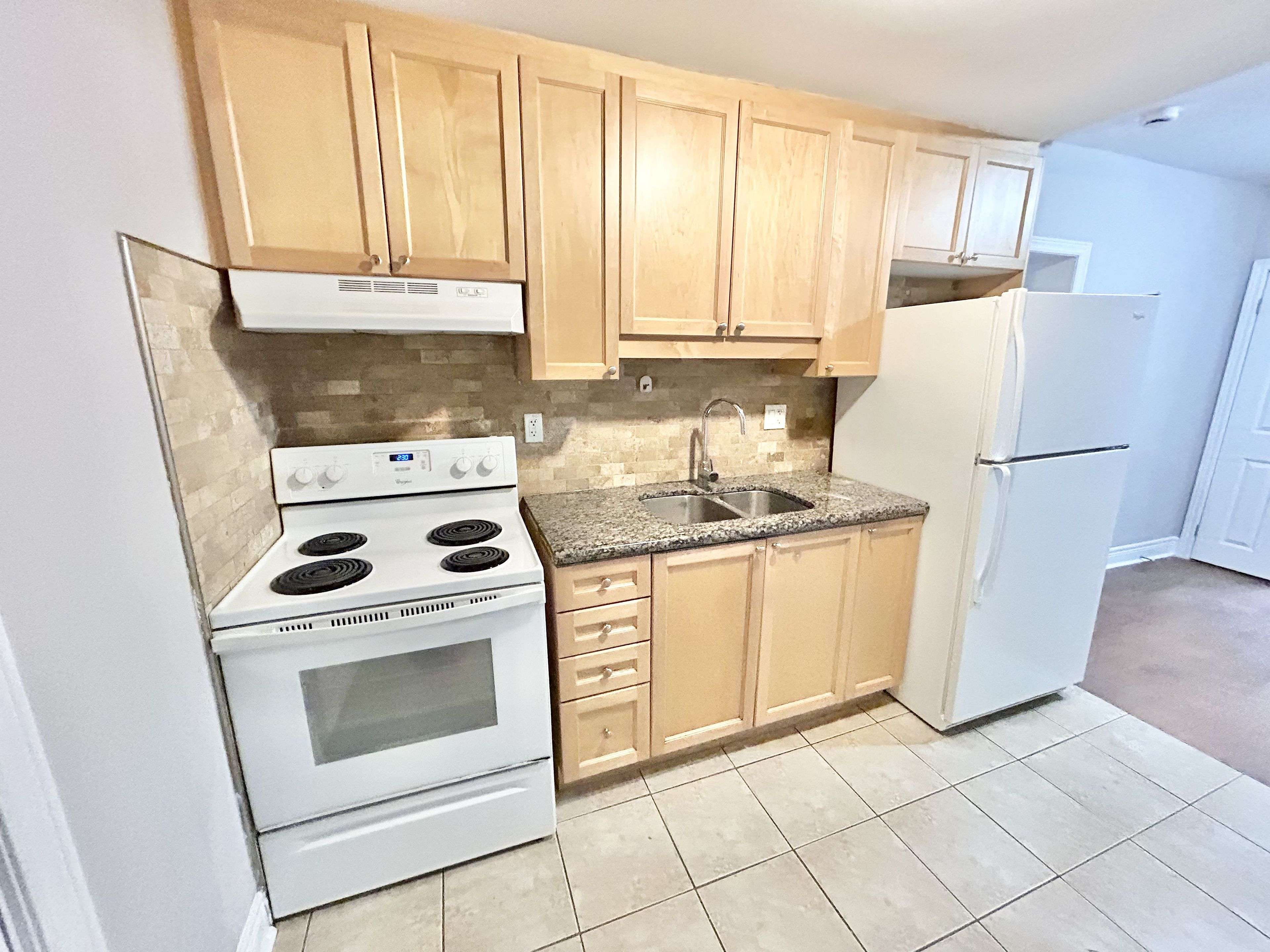 Toronto W06, ON M8W 3G7,15 Thirty Third ST #110