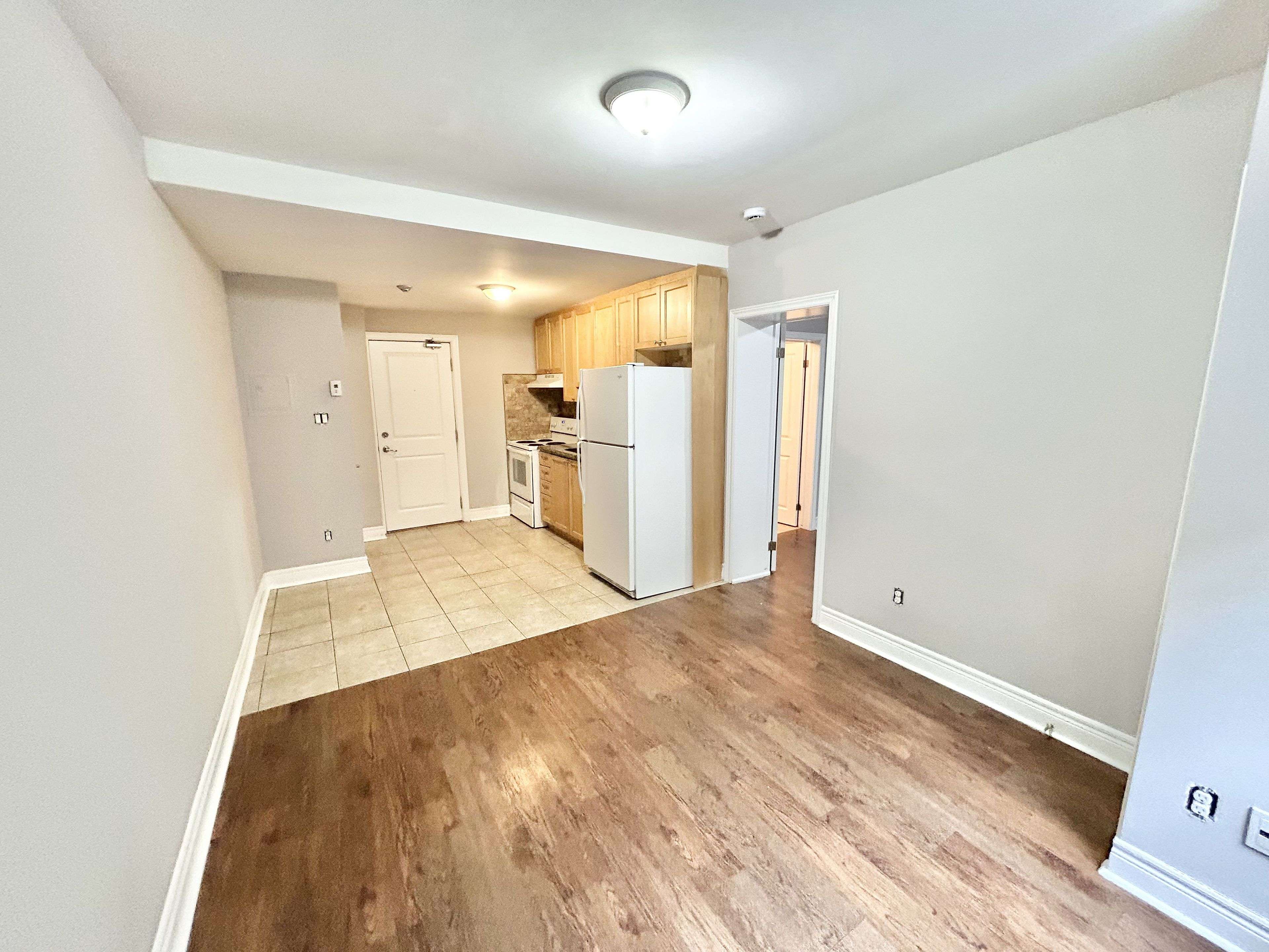 Toronto W06, ON M8W 3G7,15 Thirty Third ST #110