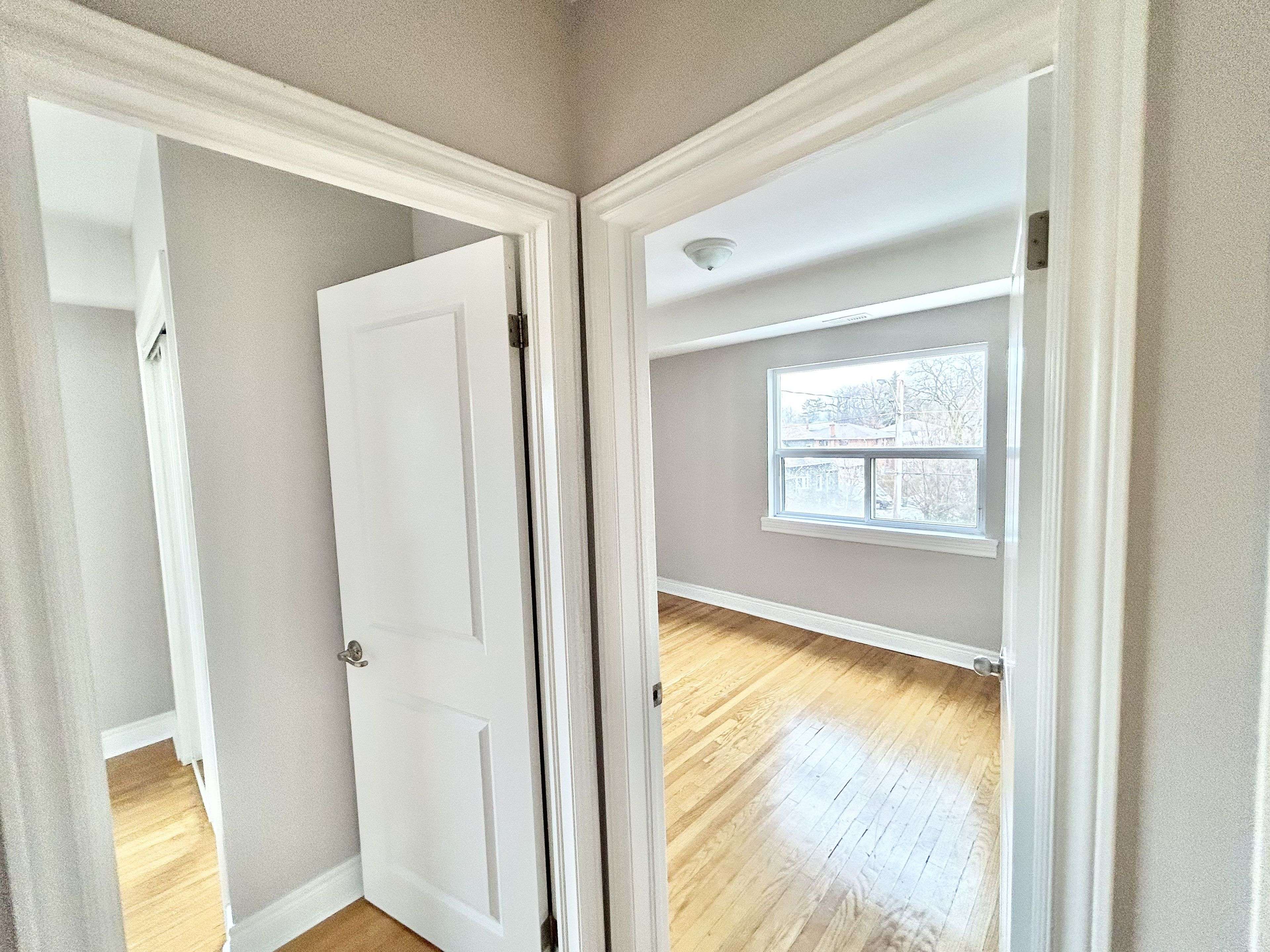 Toronto W06, ON M8W 3G7,15 Thirty Third ST #301