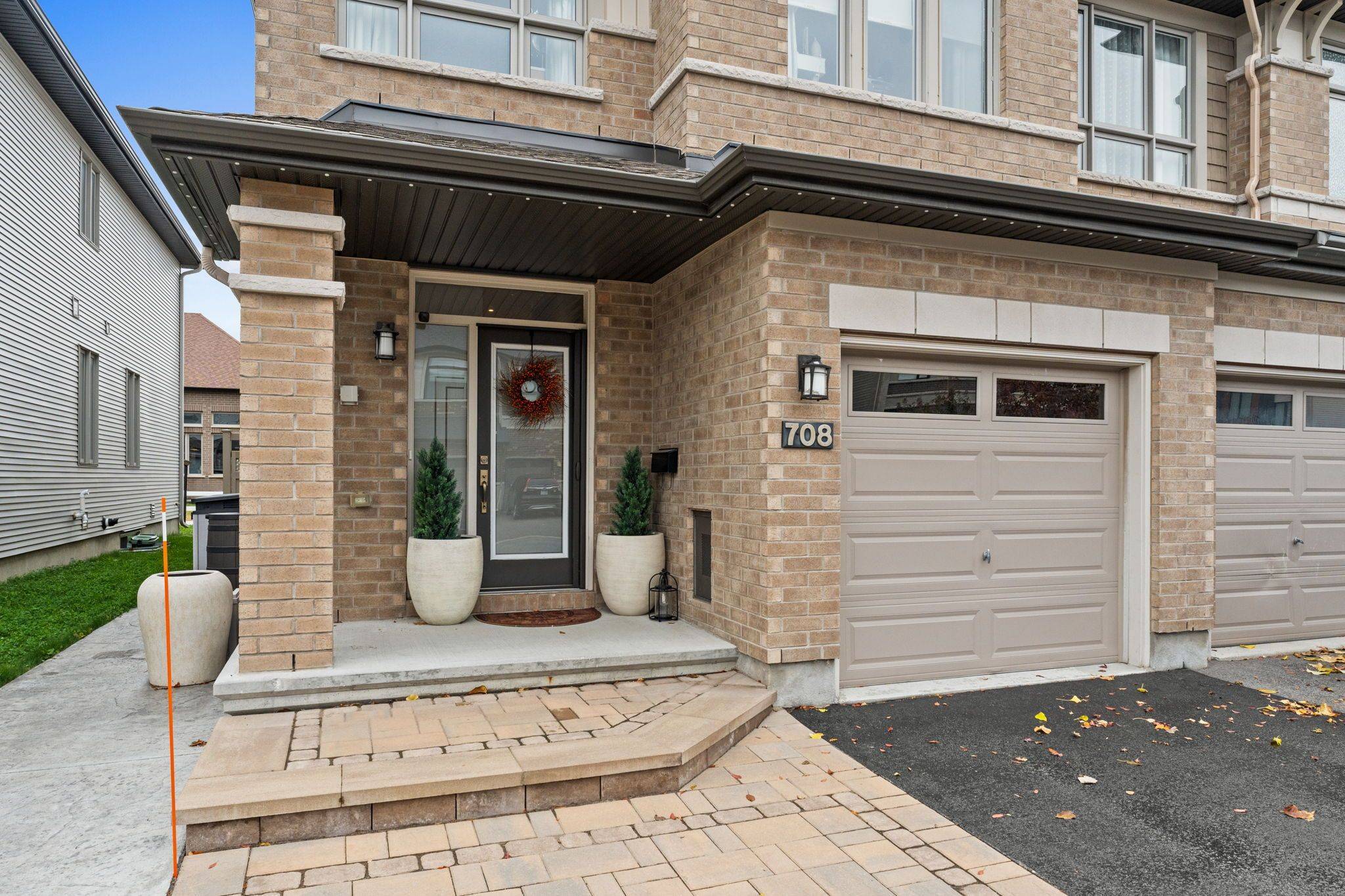 Blossom Park - Airport And Area, ON K1X 0B3,708 Guardian GRV