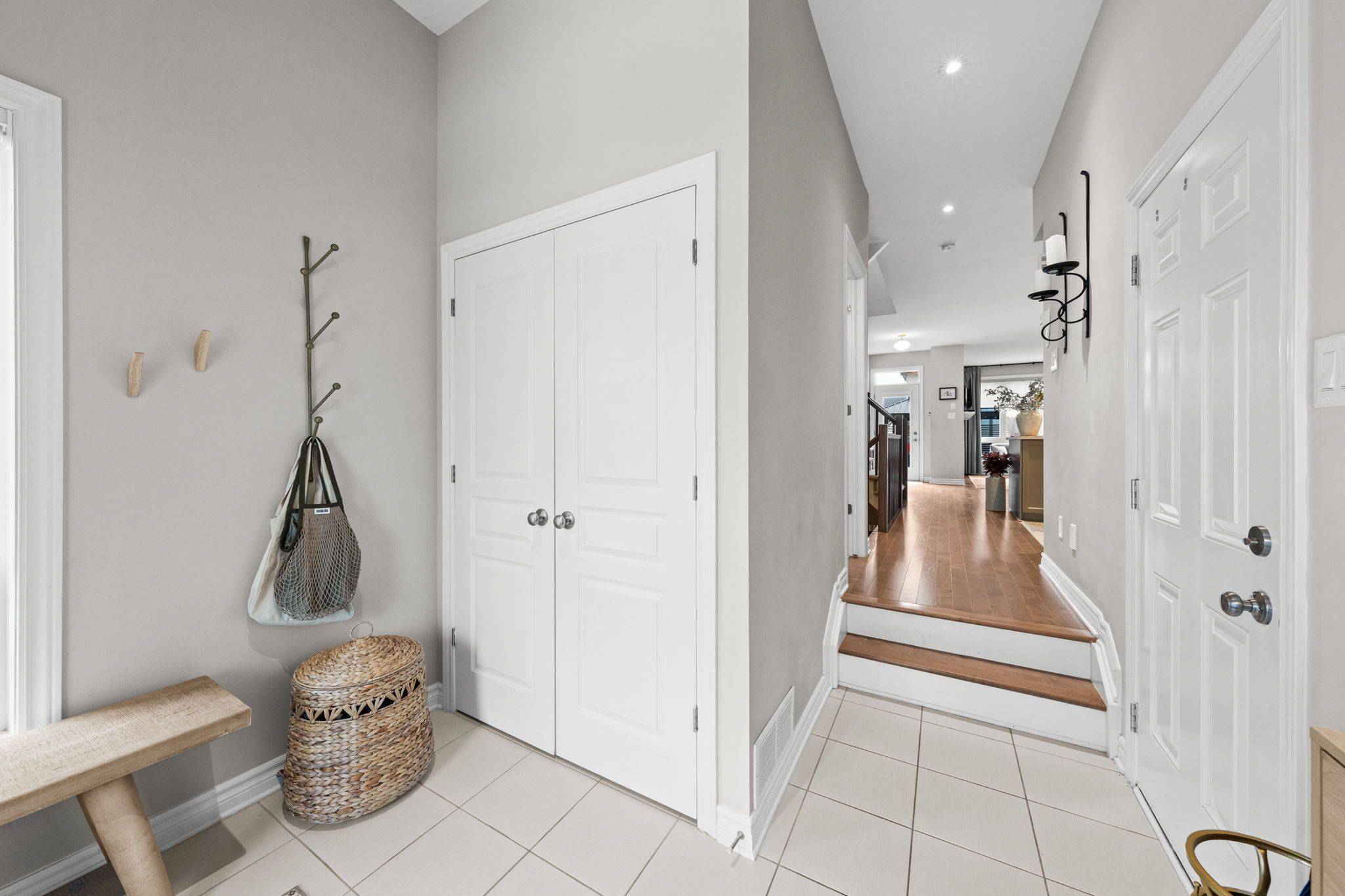 Blossom Park - Airport And Area, ON K1X 0B3,708 Guardian GRV