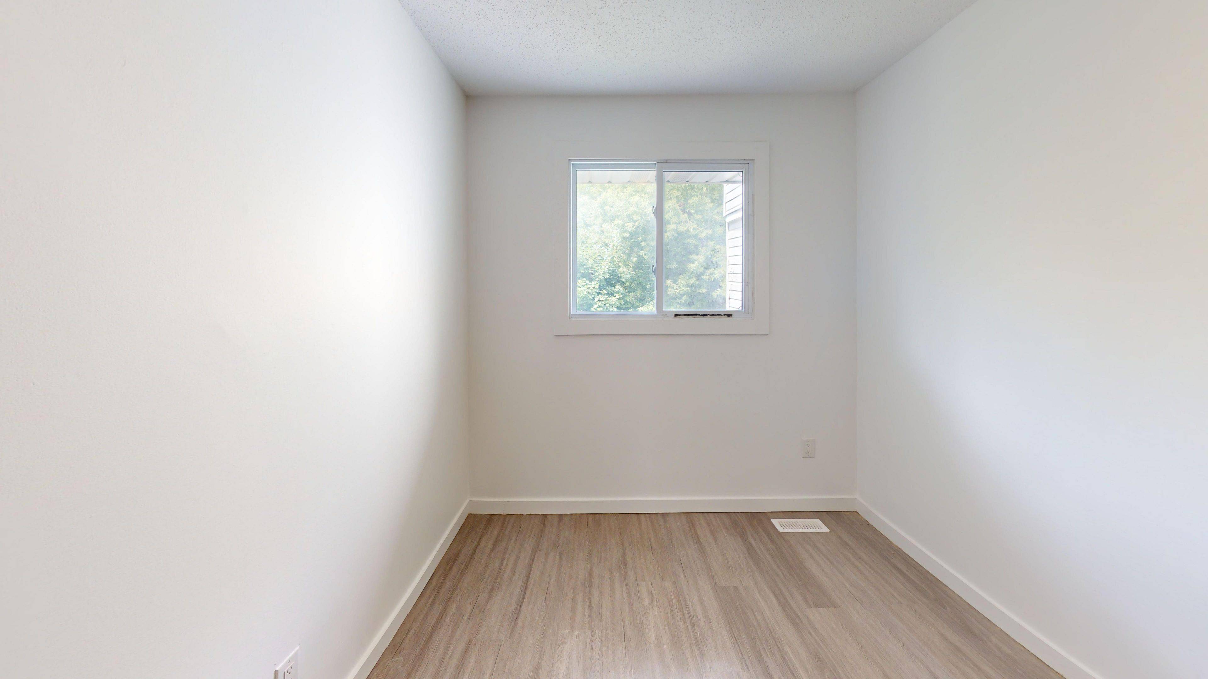 Kitchener, ON N2P 1X3,15 Millwood CRES