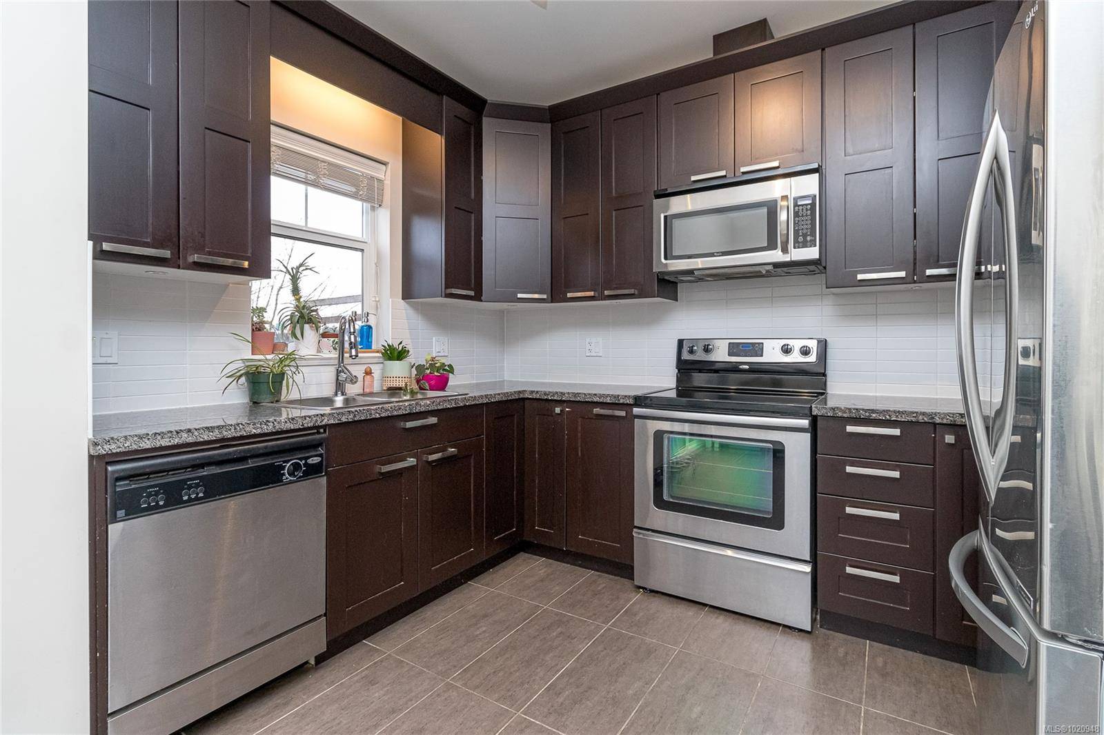 Nanaimo, BC V9R 5A6,50 Mill St #111