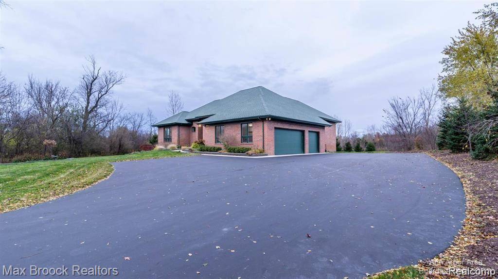 Ann Arbor, MI 48198,3520 Blue Heron CT