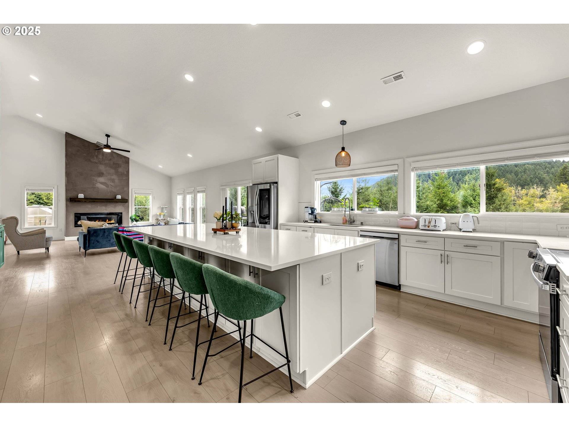 Amboy, WA 98601,28024 NE 433RD ST