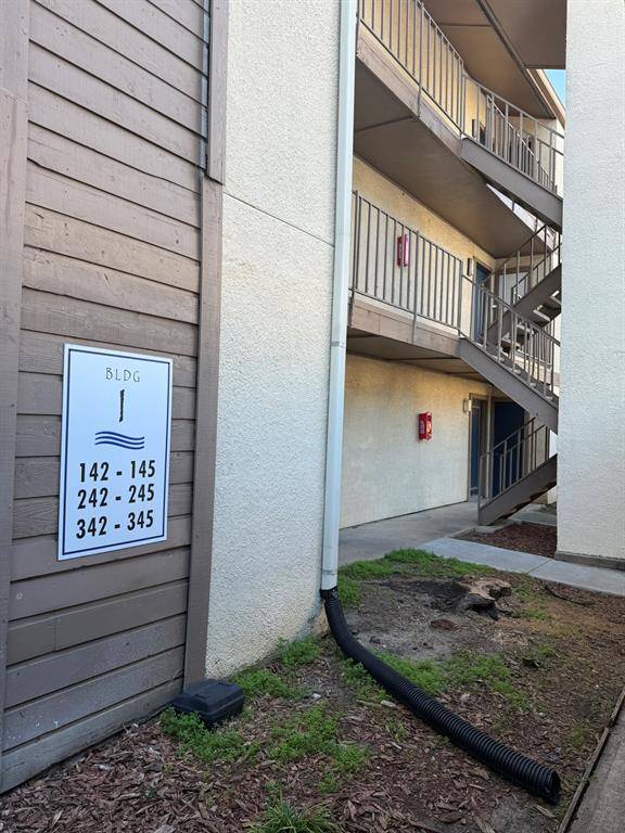 Dallas, TX 75231,6050 Melody Lane #242