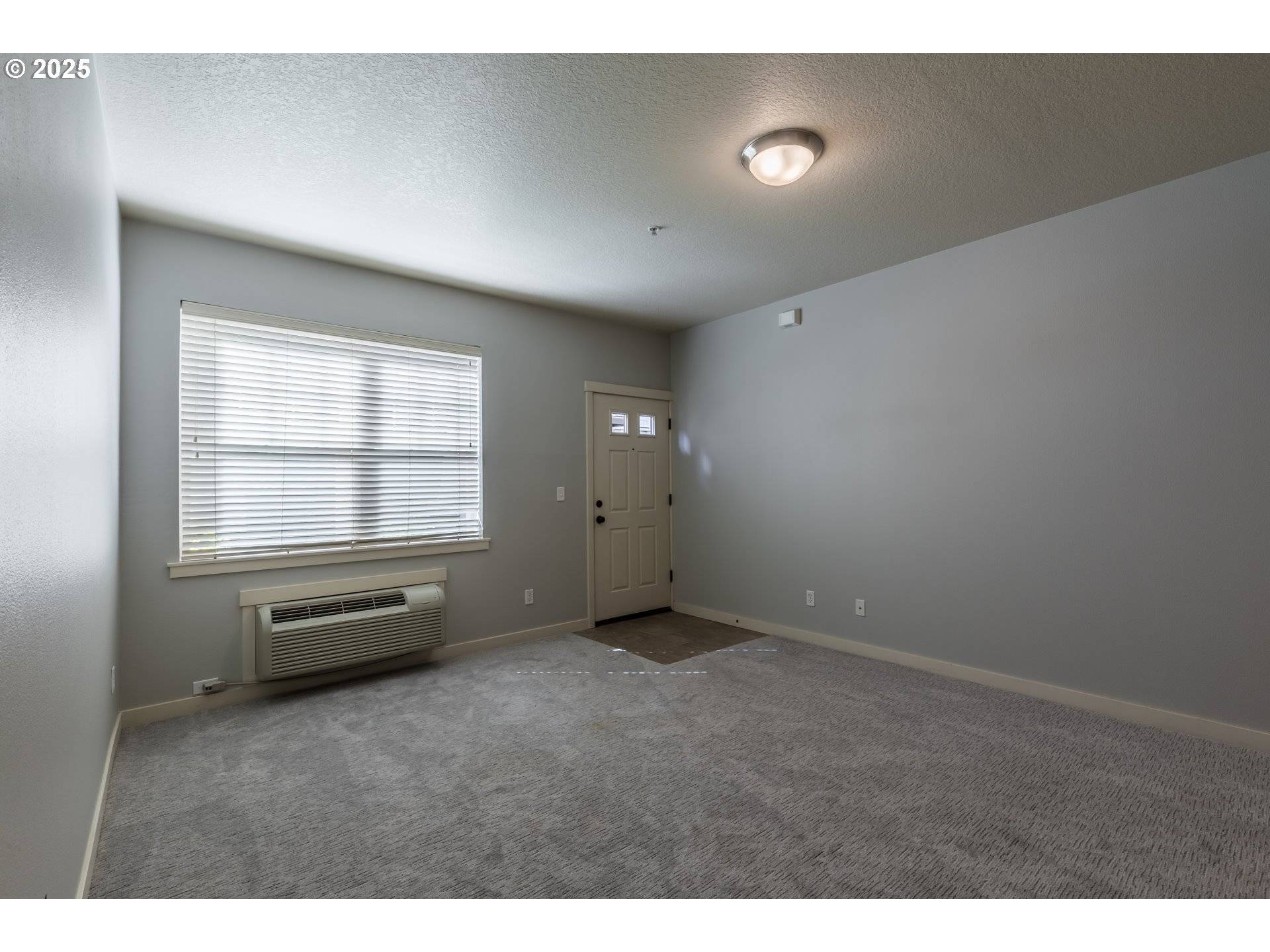 Hillsboro, OR 97006,654 NE GARSWOOD LN