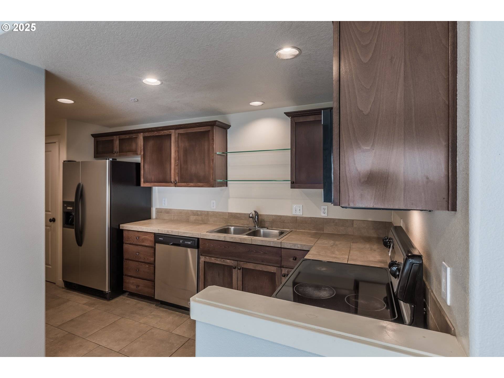 Hillsboro, OR 97006,654 NE GARSWOOD LN