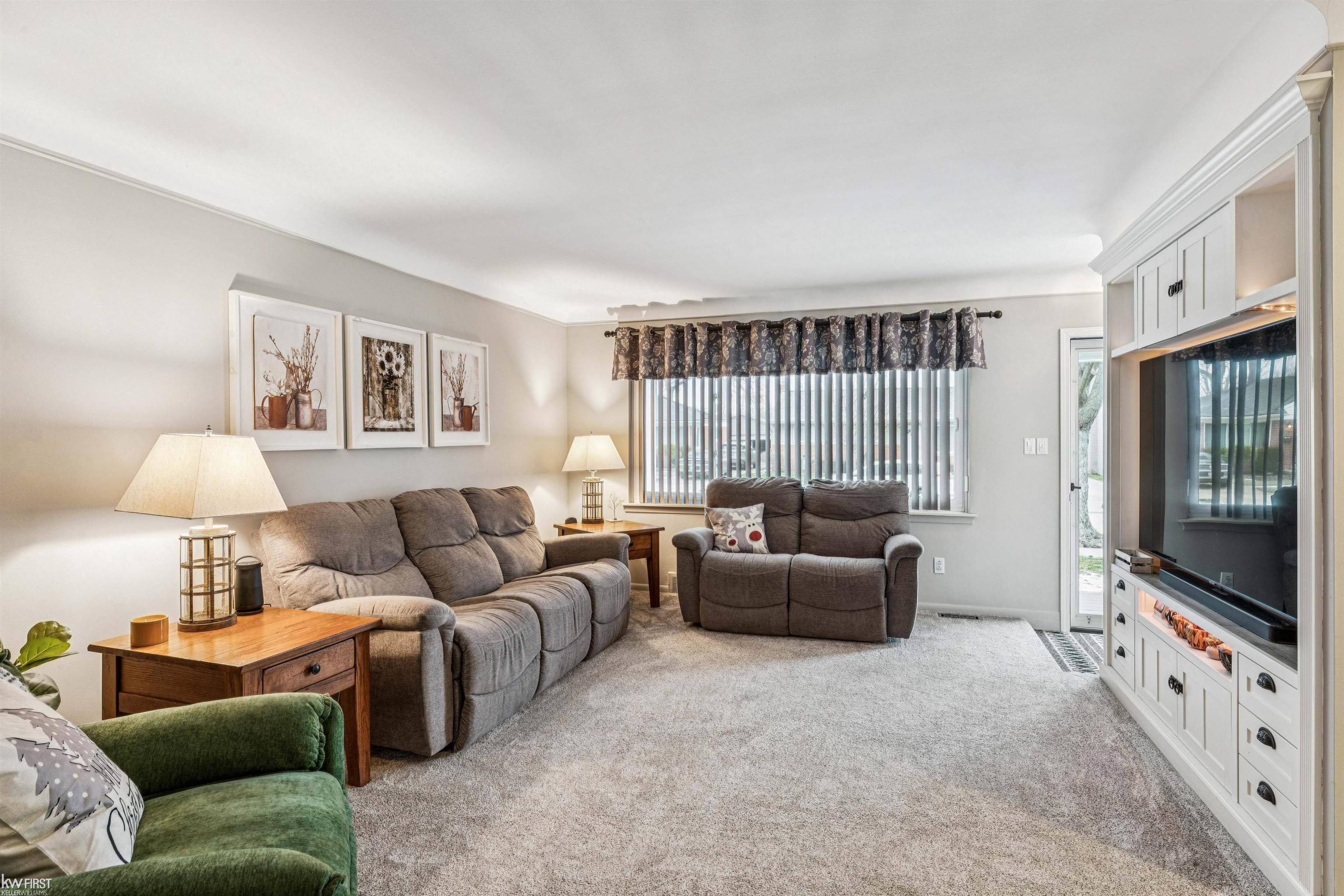 Saint Clair Shores, MI 48082,22924 Port ST