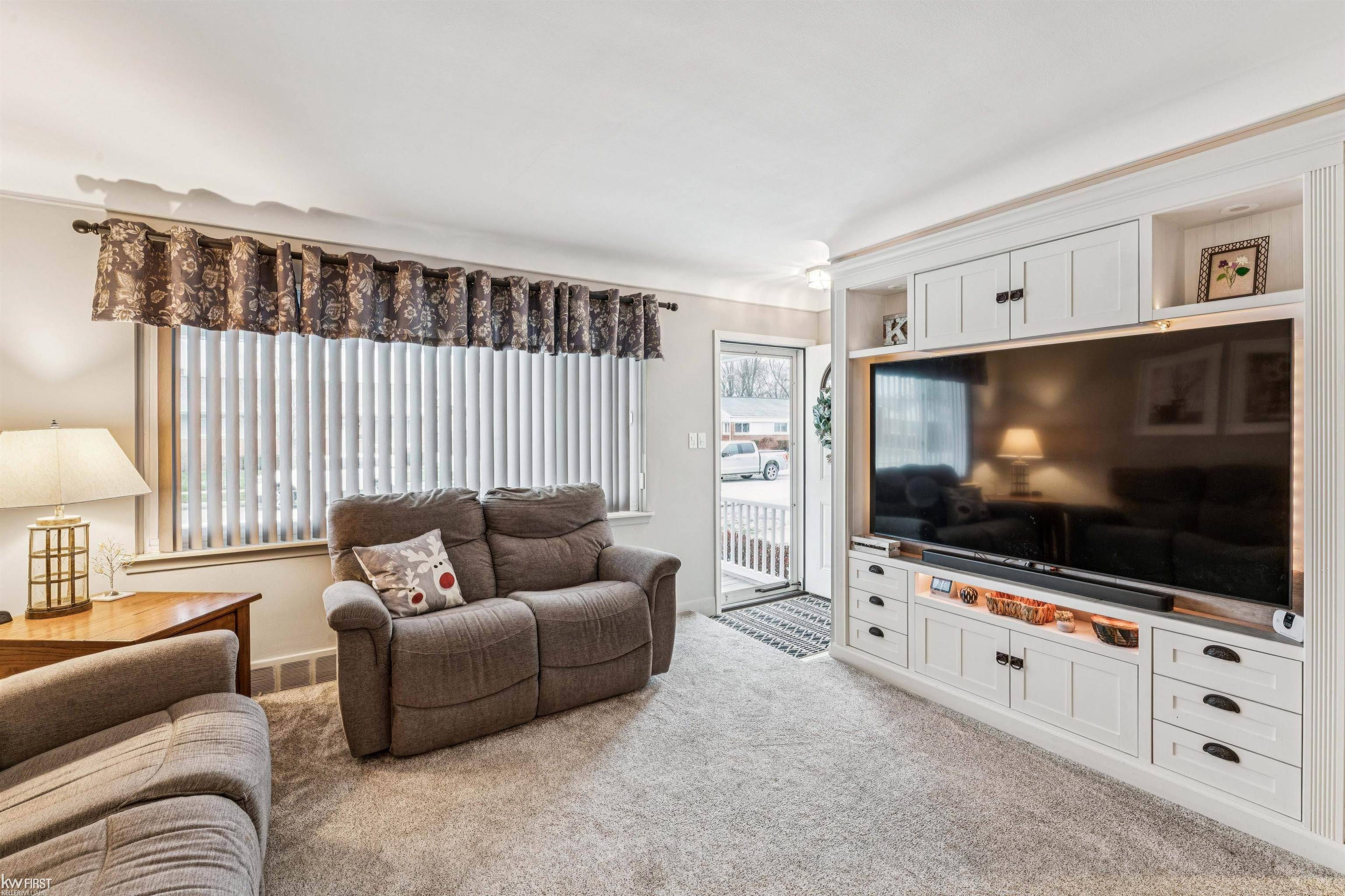 Saint Clair Shores, MI 48082,22924 Port ST