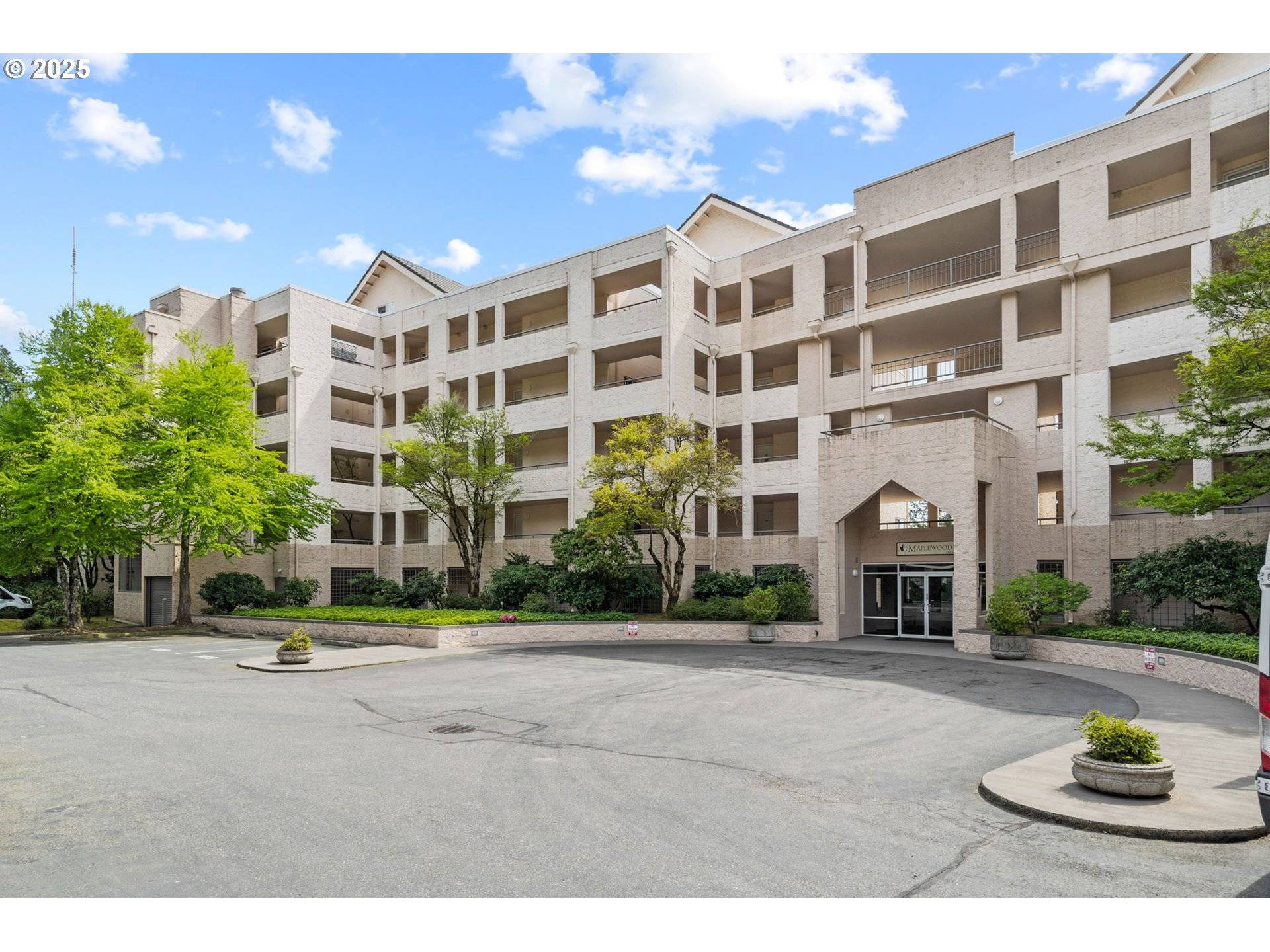 Portland, OR 97210,6665 W BURNSIDE RD #447