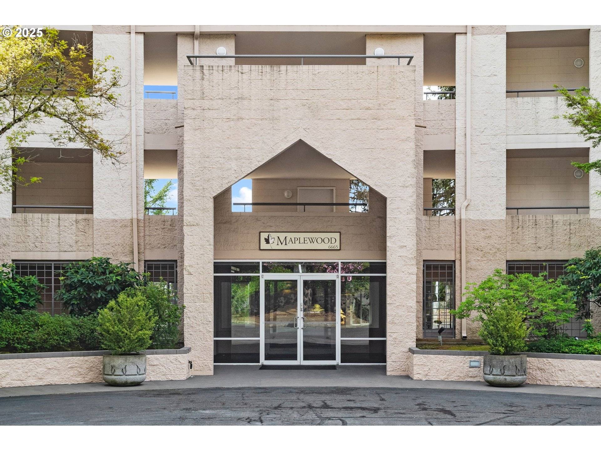 Portland, OR 97210,6665 W BURNSIDE RD #447