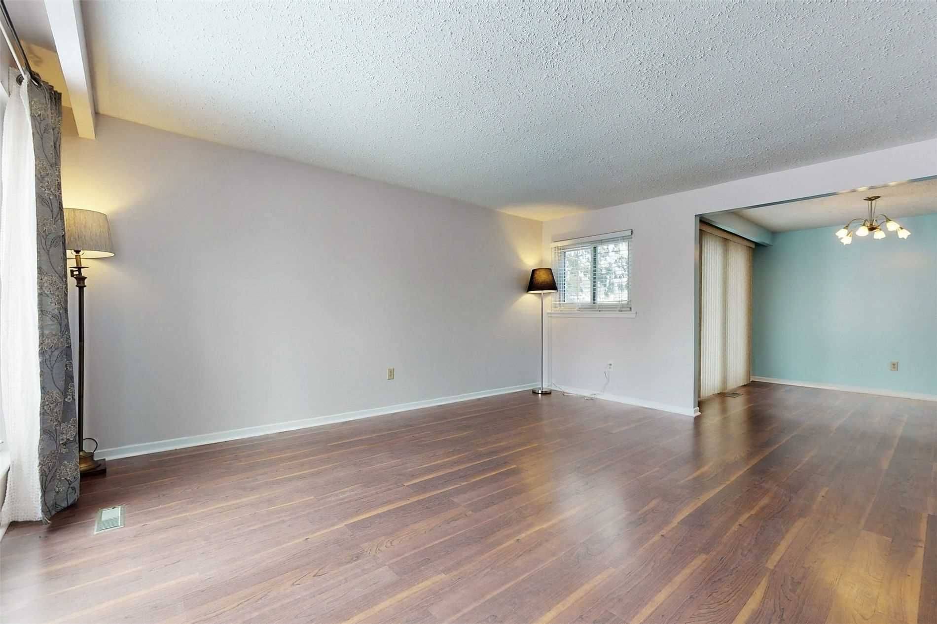 Toronto E07, ON M1V 1B4,57 Ardgowan CRES #Main