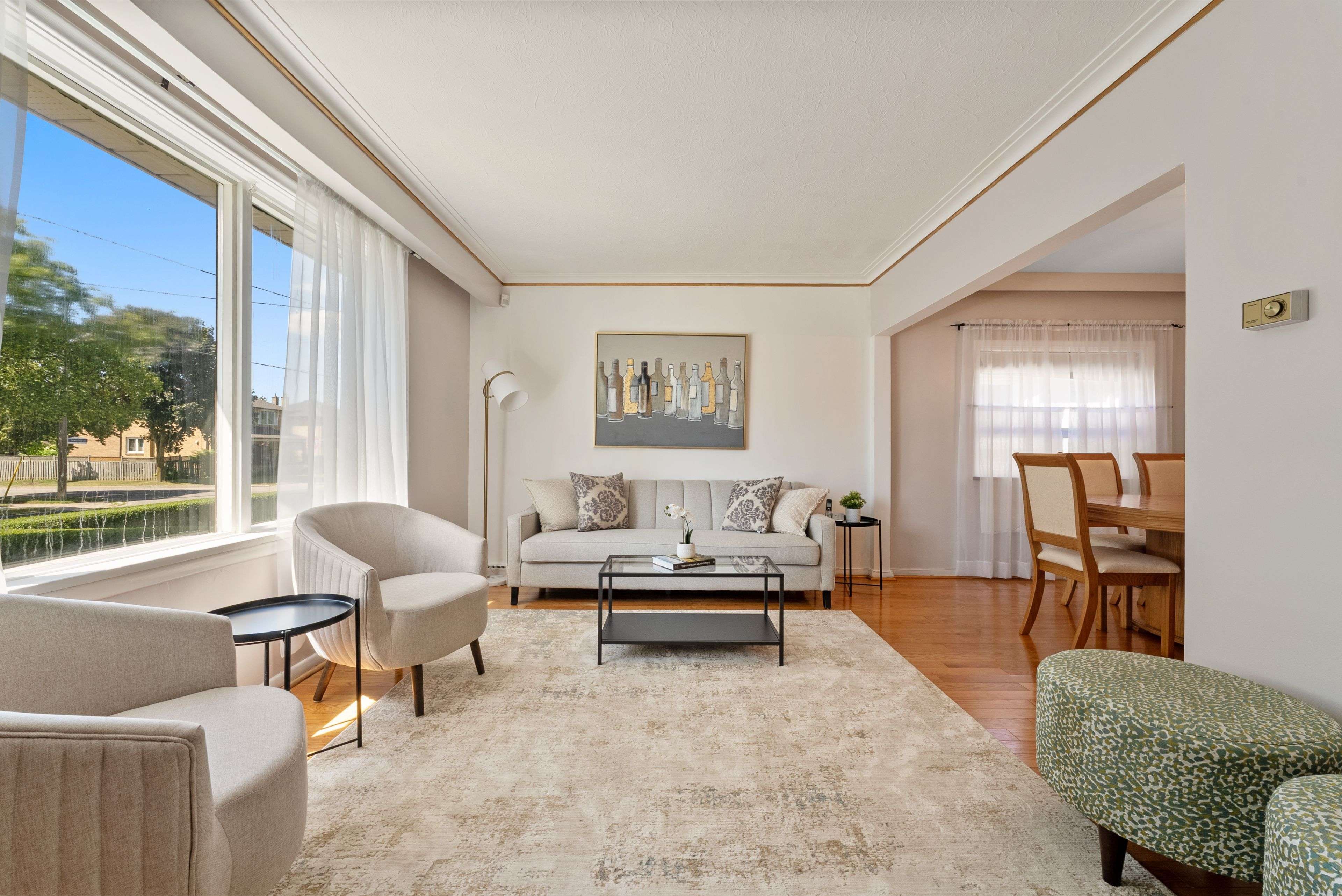 Toronto W04, ON M6L 1Z7,76 Lawnside DR