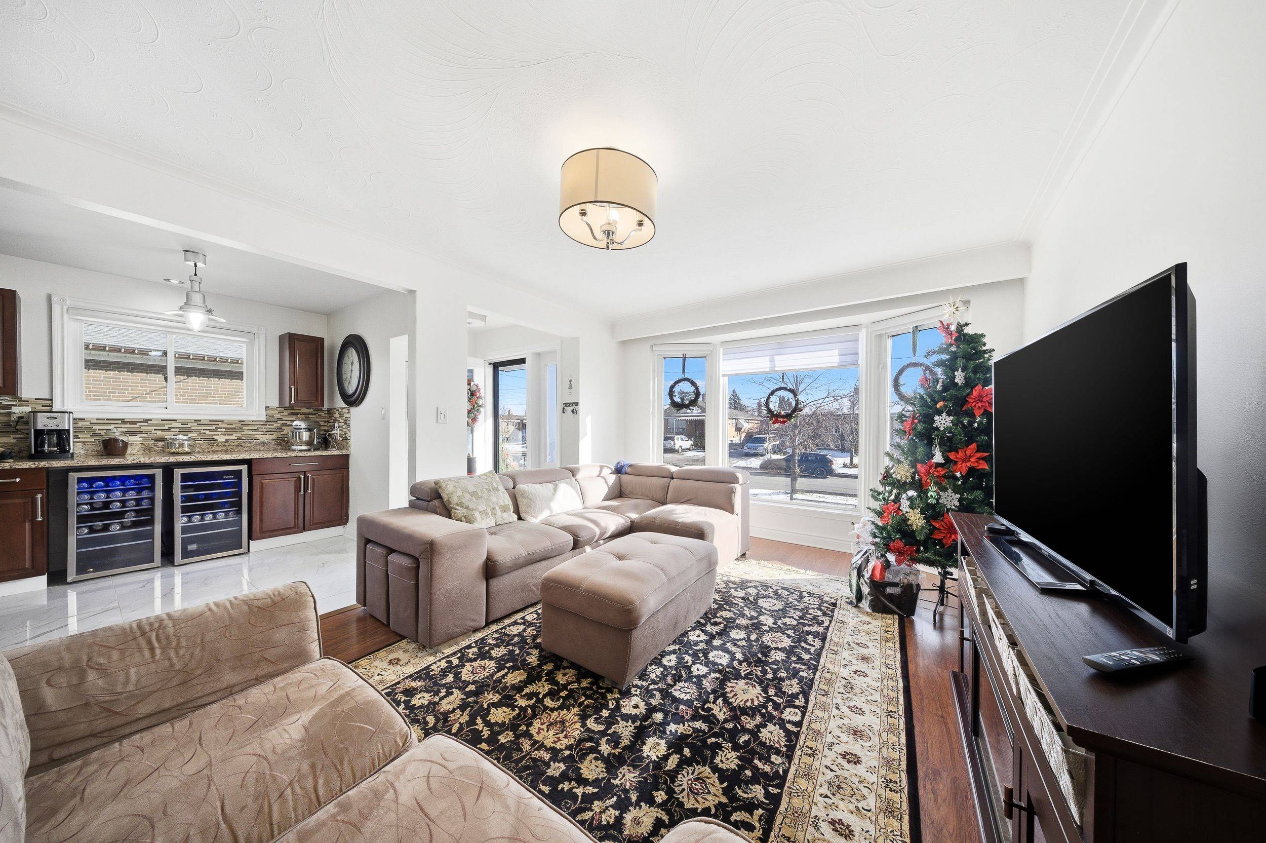 Toronto W05, ON M9L 1B2,16 Navenby CRES