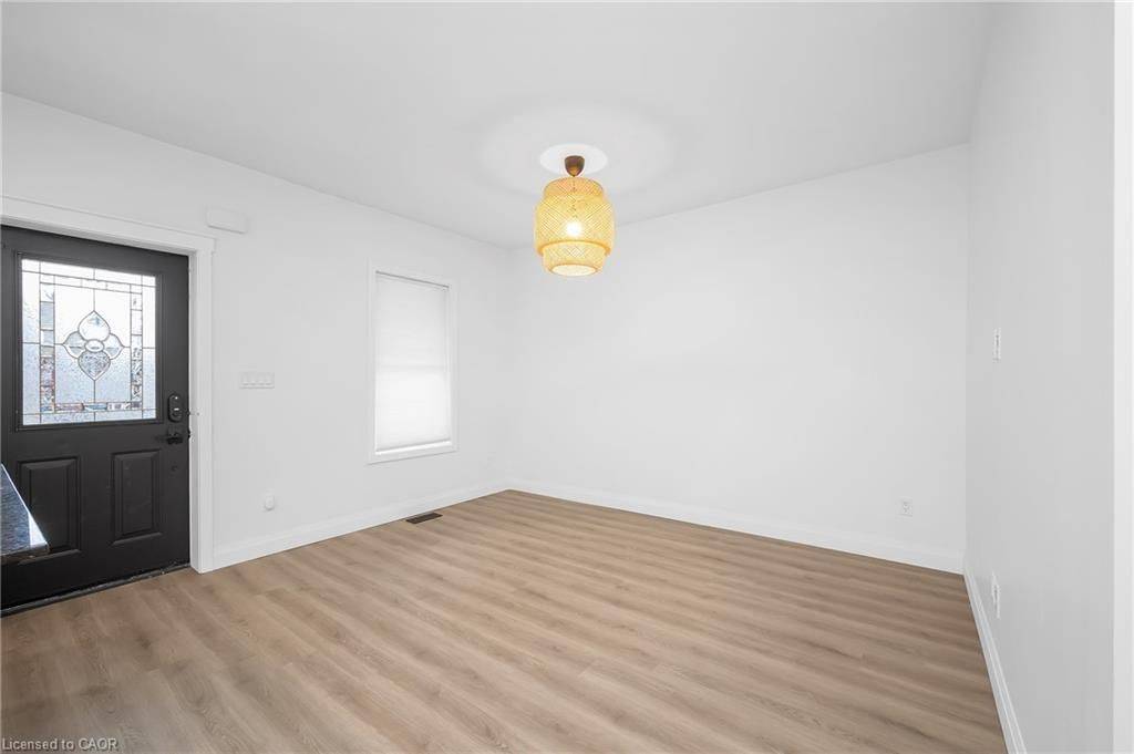 Hamilton, ON L8H 4B5,96 London ST N