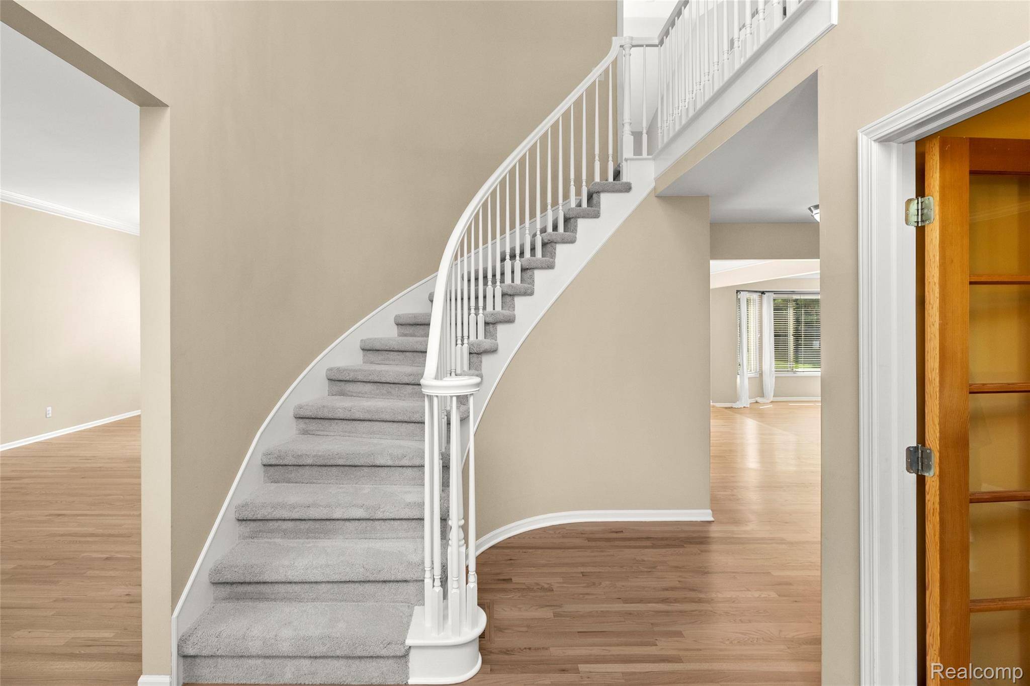 Troy, MI 48098,5648 Whitfield DR