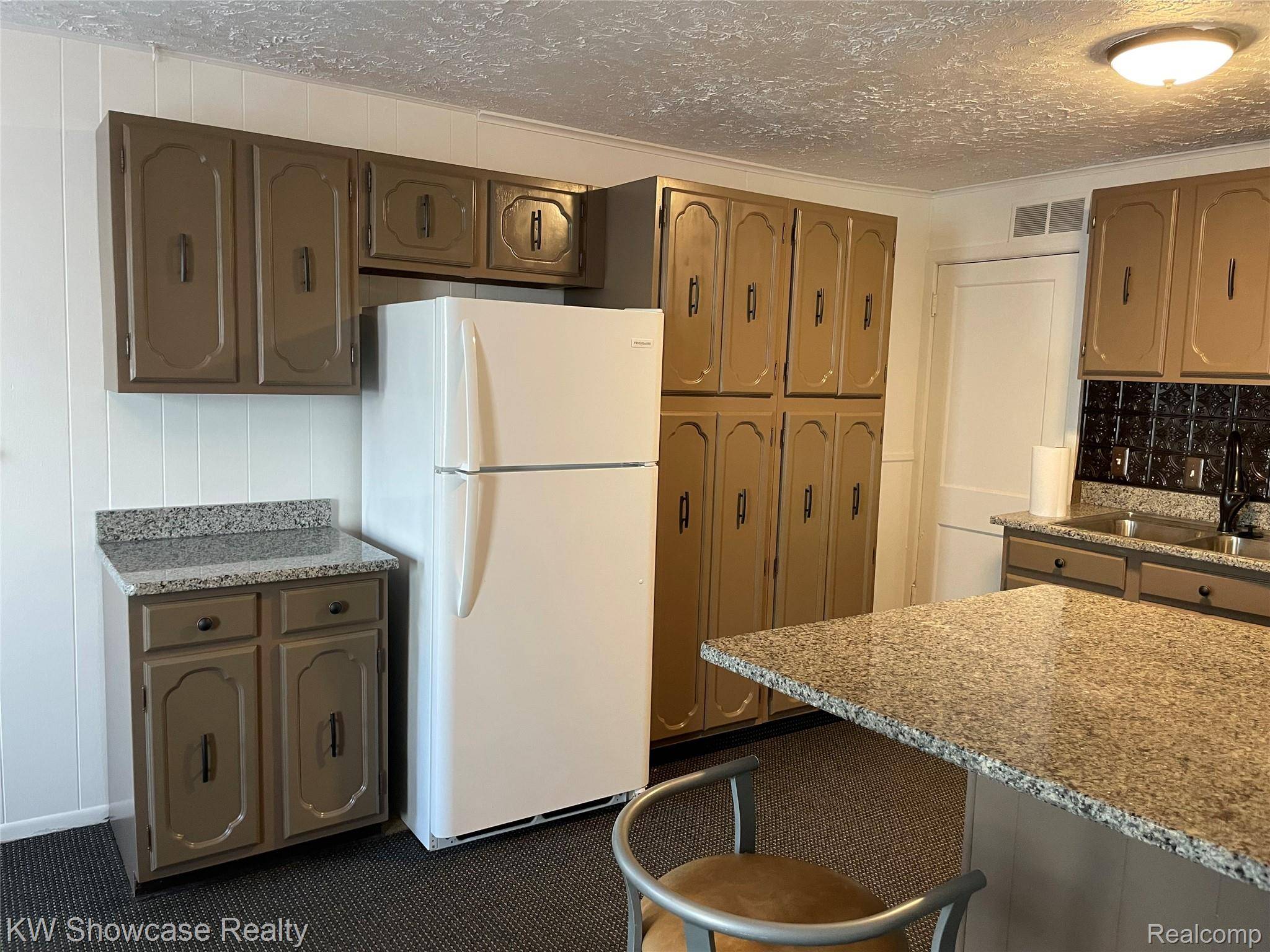 Rochester, MI 48306,4335 Territorial RD