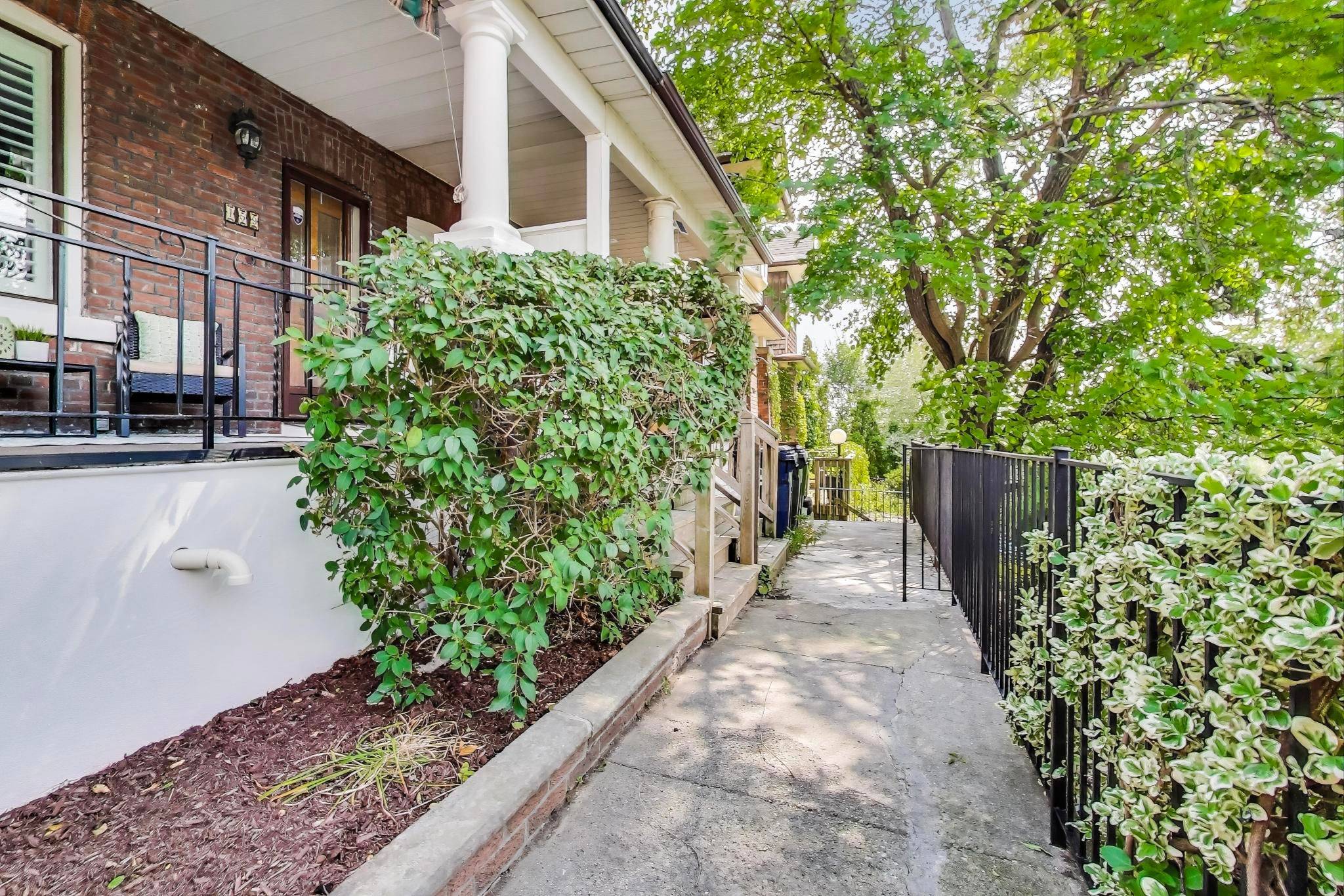 Toronto E02, ON M4E 2N3,159 Glenmount Park RD