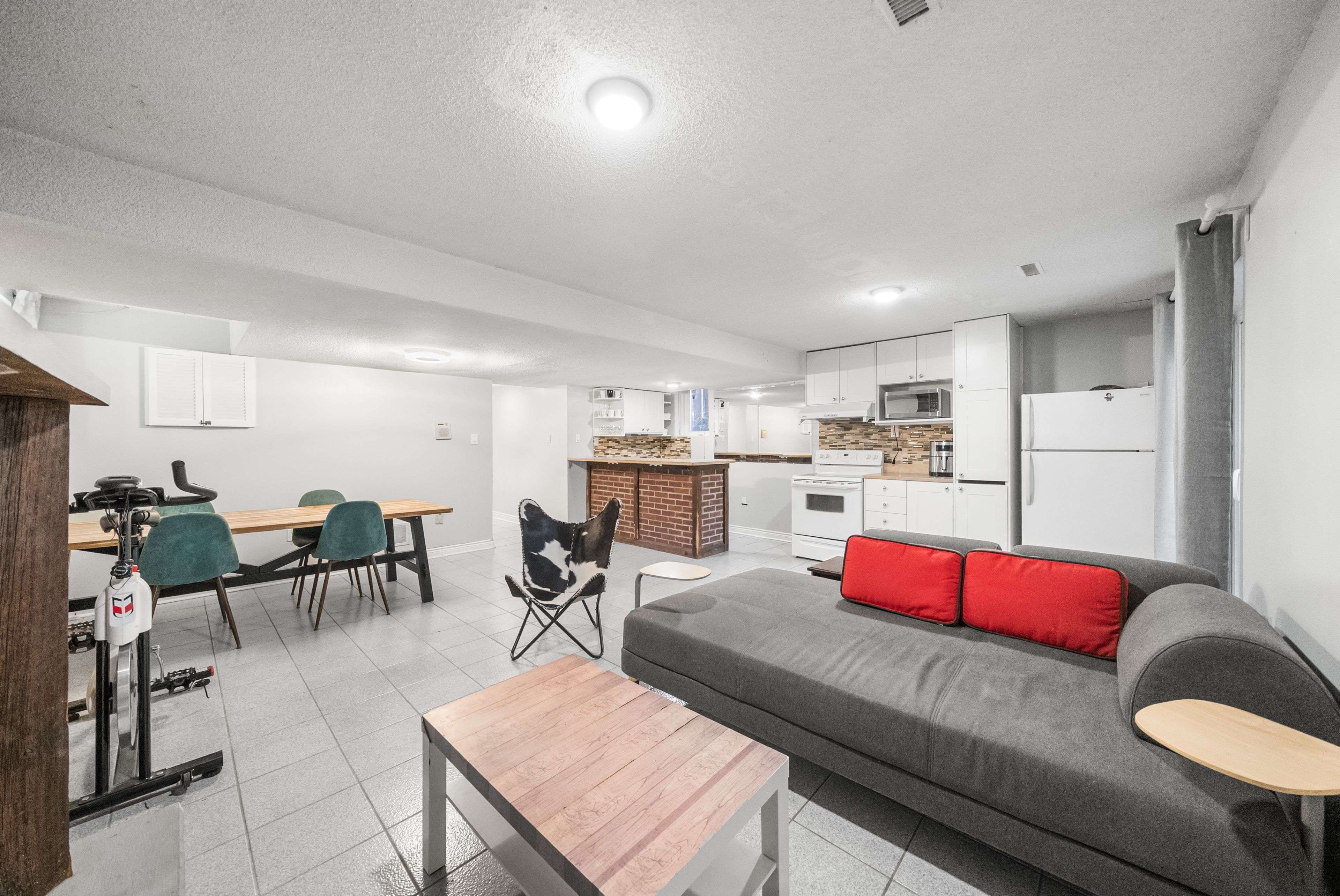 Toronto E10, ON M1C 1E2,51 Watson ST #Bsmnt