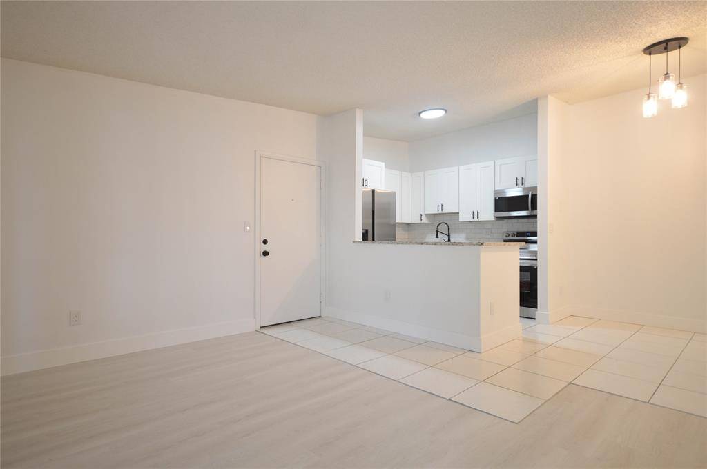 Tamarac, FL 33321,9499 W Mcnab Rd #208