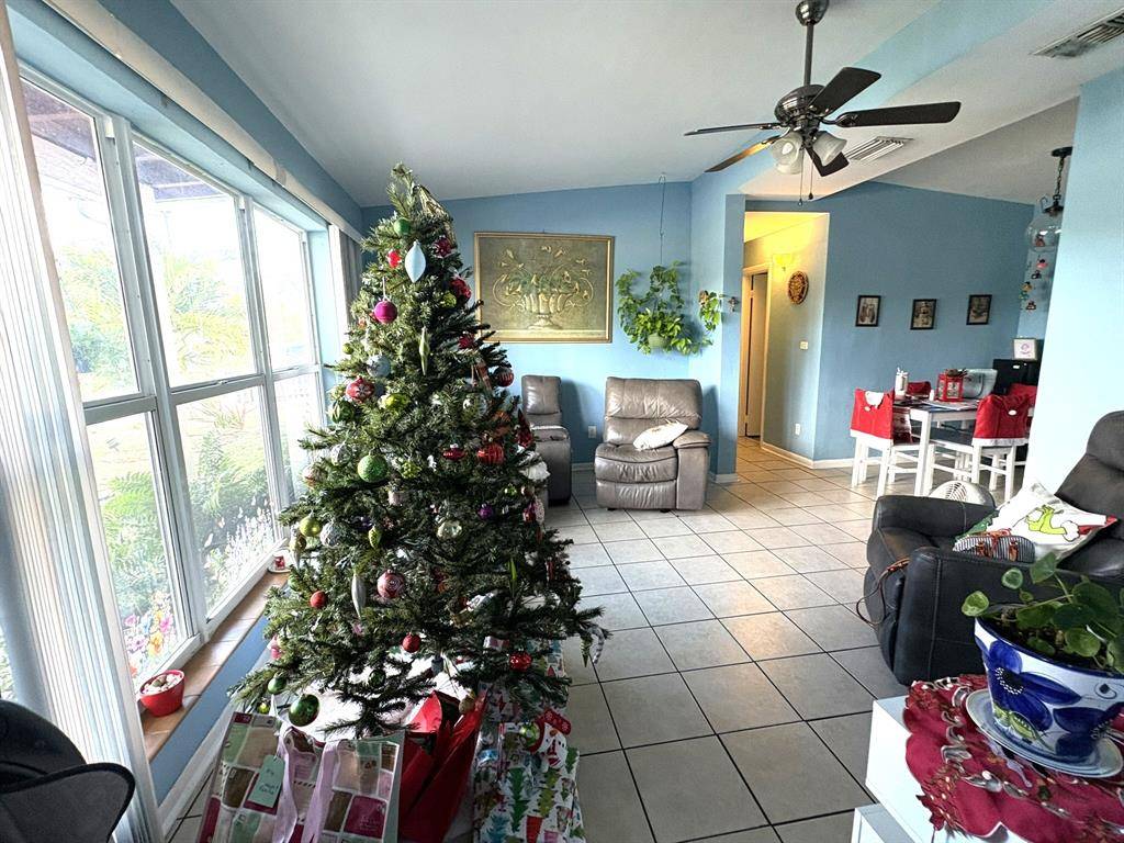 Pompano Beach, FL 33064,1310 NE 44th St