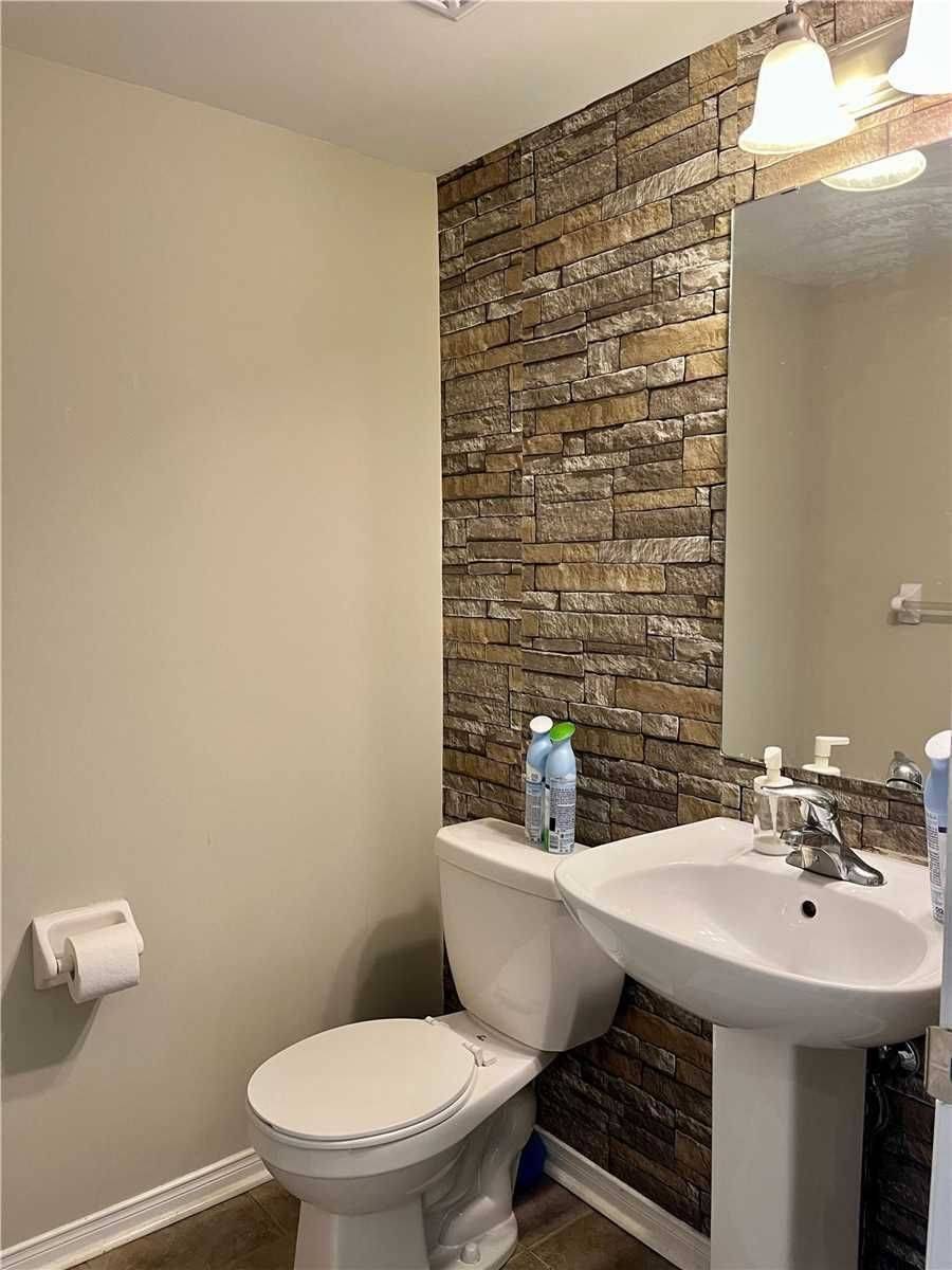 Mississauga, ON L5M 0P7,3250 Bentley DR #72