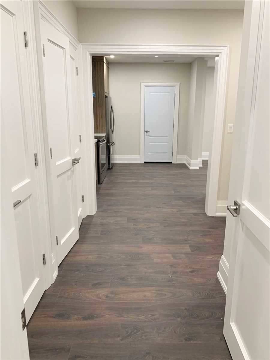 Mississauga, ON L5B 1K8,168 Fairview RD W