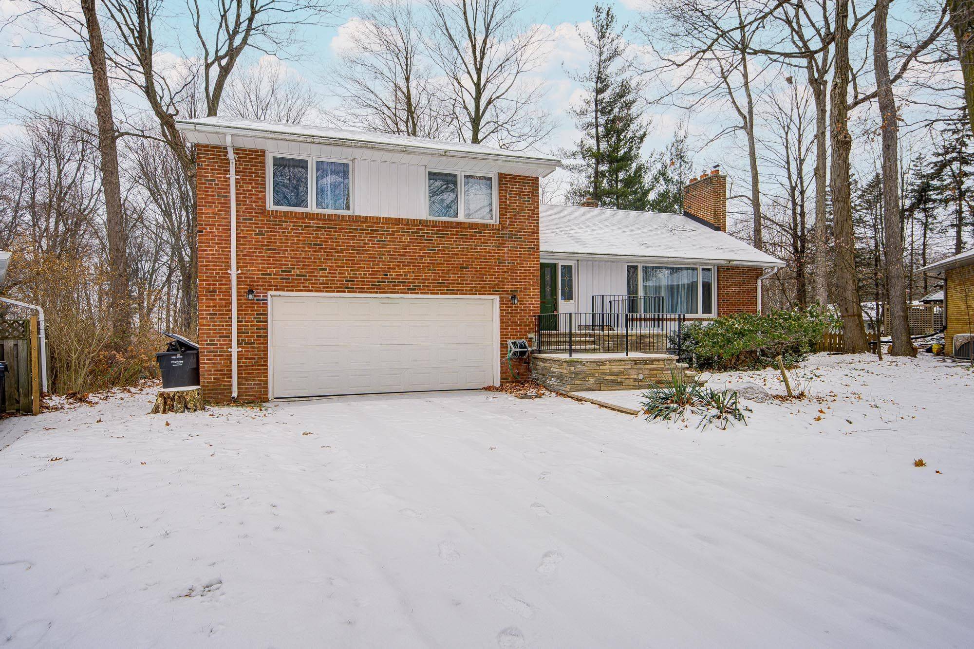 Mississauga, ON L5C 1J7,1445 Ryan PL