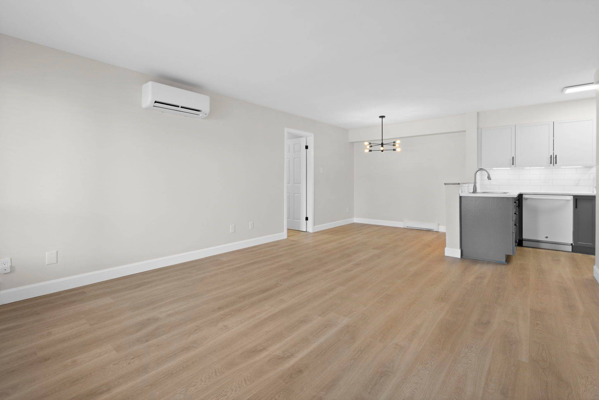 Orleans - Cumberland And Area, ON K4A 2C5,455 Canteval TER #100