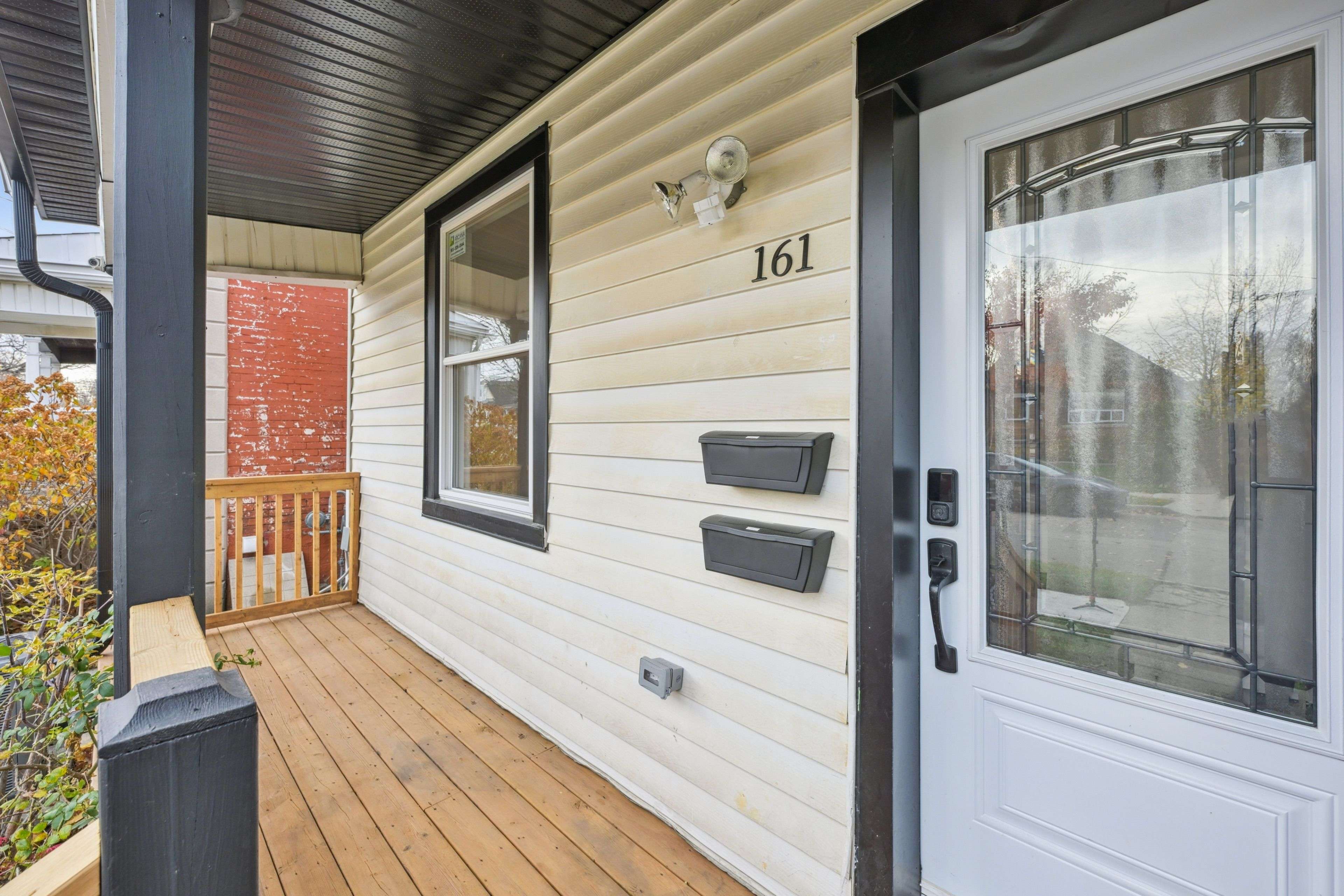 Hamilton, ON L8H 5G1,161 Weir ST N