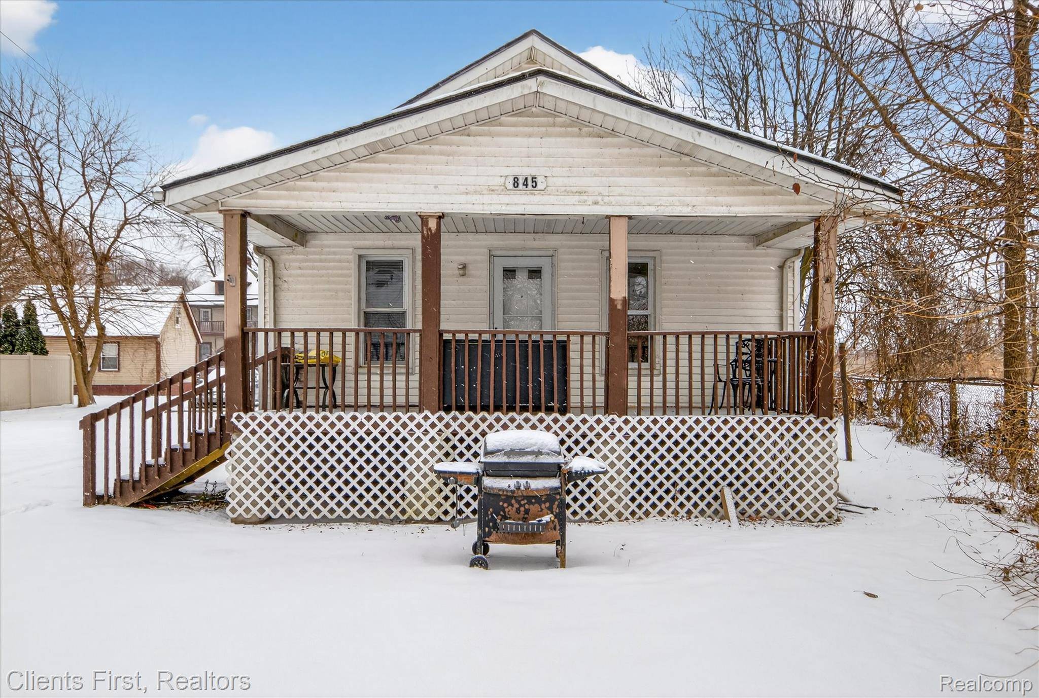 Wyandotte, MI 48192,843 Orange ST