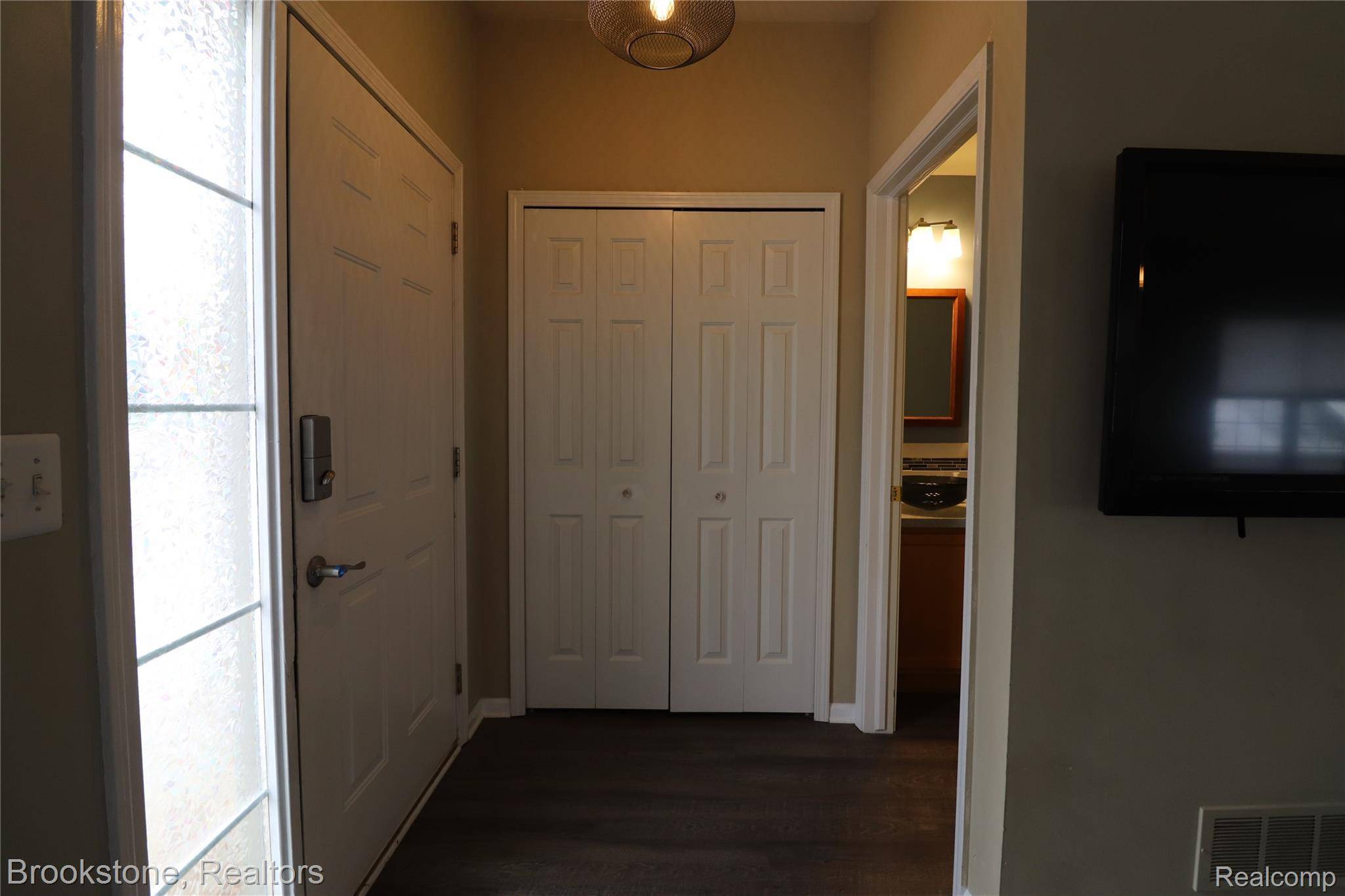 Ann Arbor, MI 48108,2096 Cloverly LN