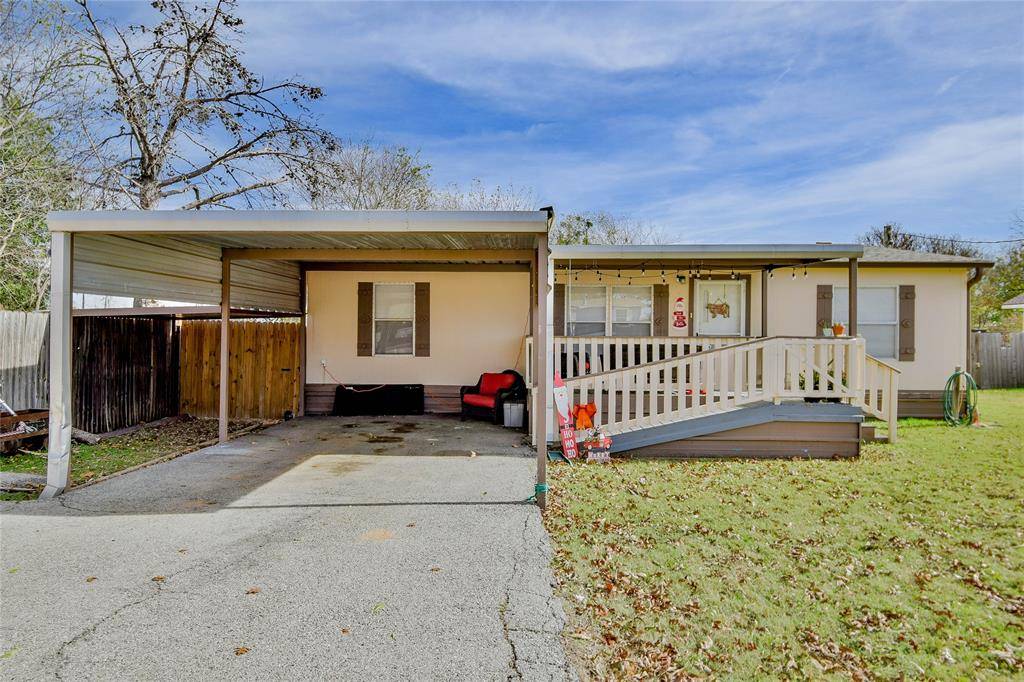 Lipan, TX 76462,214 Gandy Street